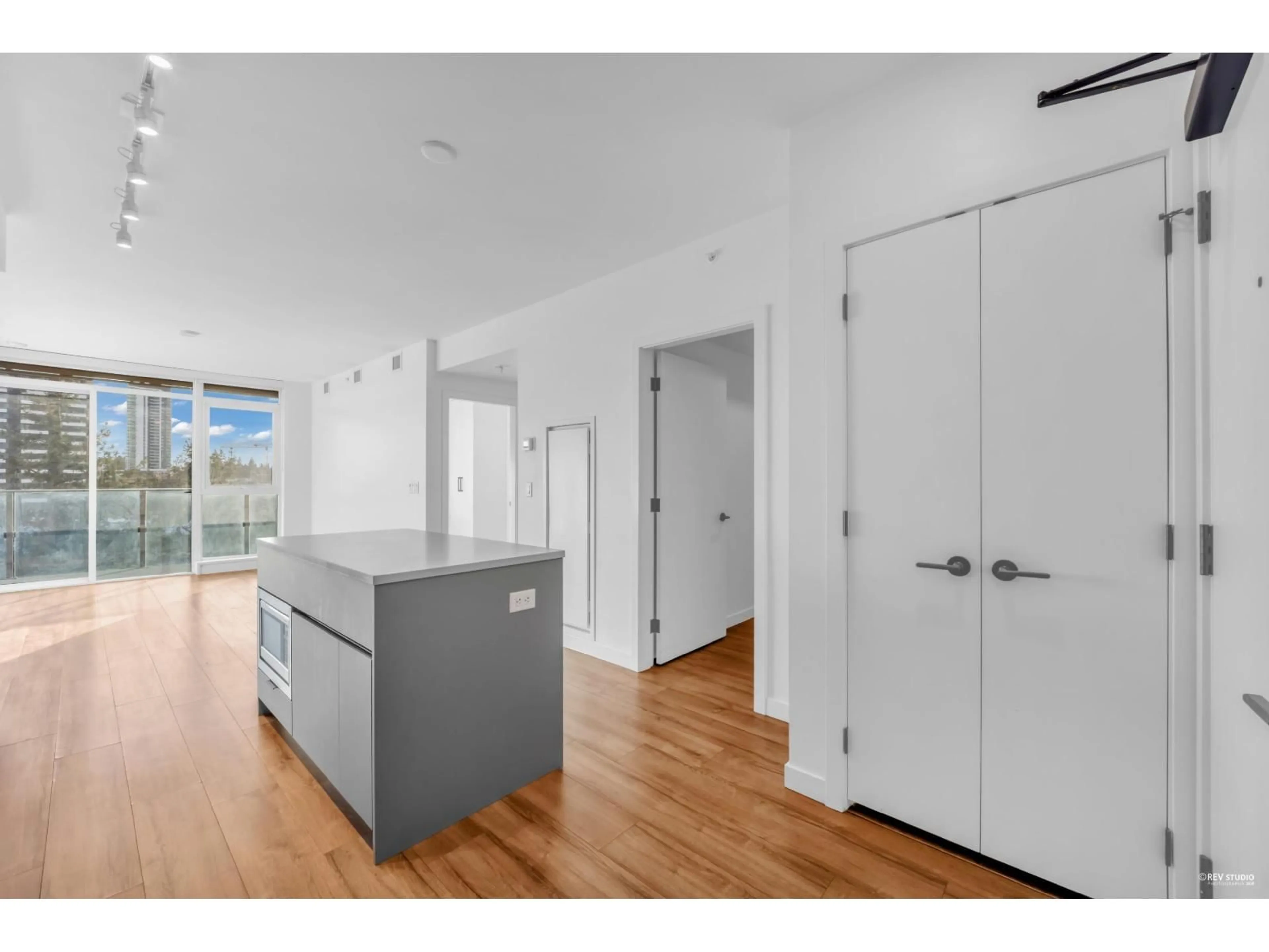 Unknown for 907 - 13428 105 AVENUE, Surrey British Columbia V3T0S6