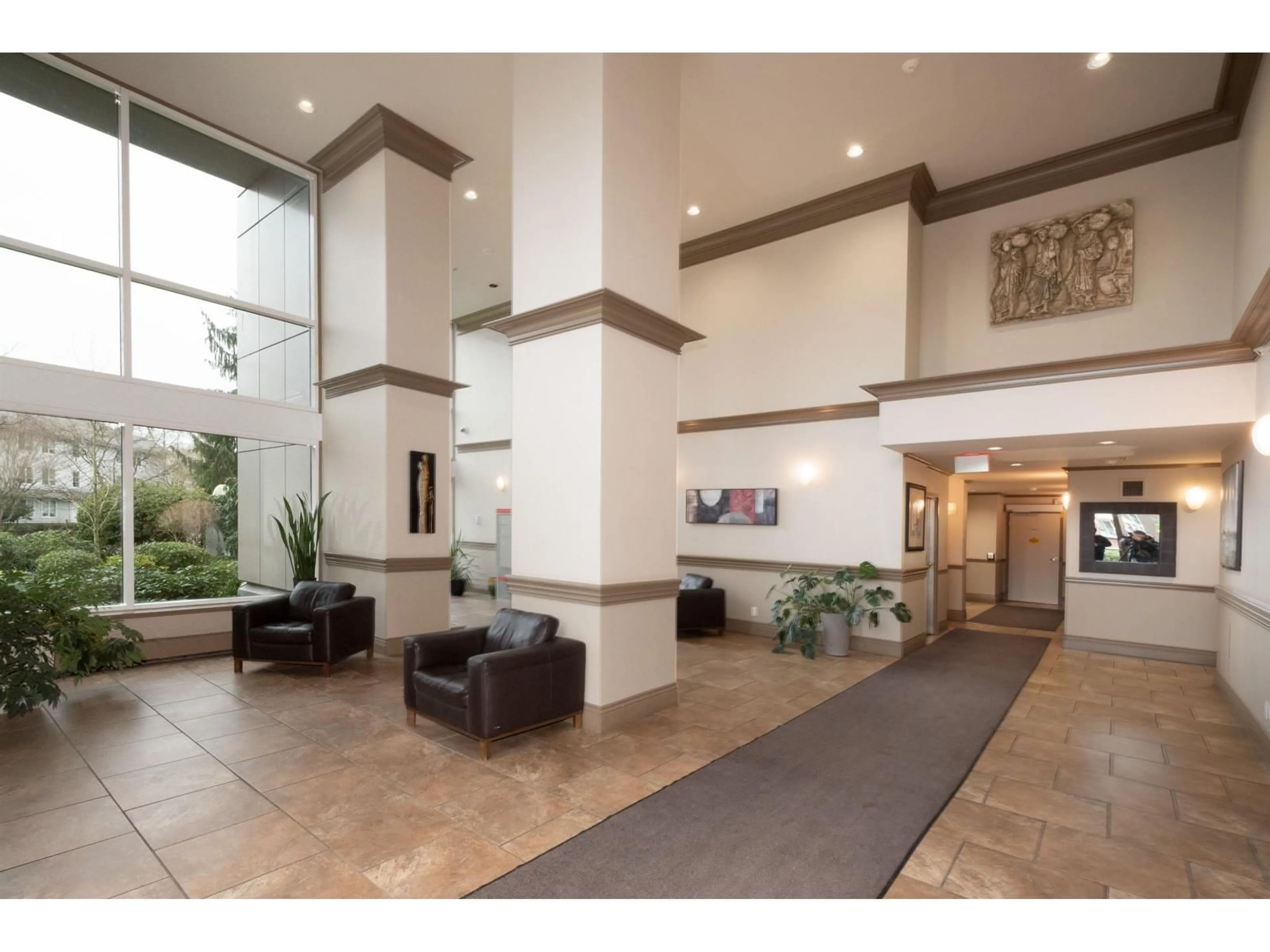 Lobby for 403 - 13880 101 AVENUE, Surrey British Columbia V3T5T1