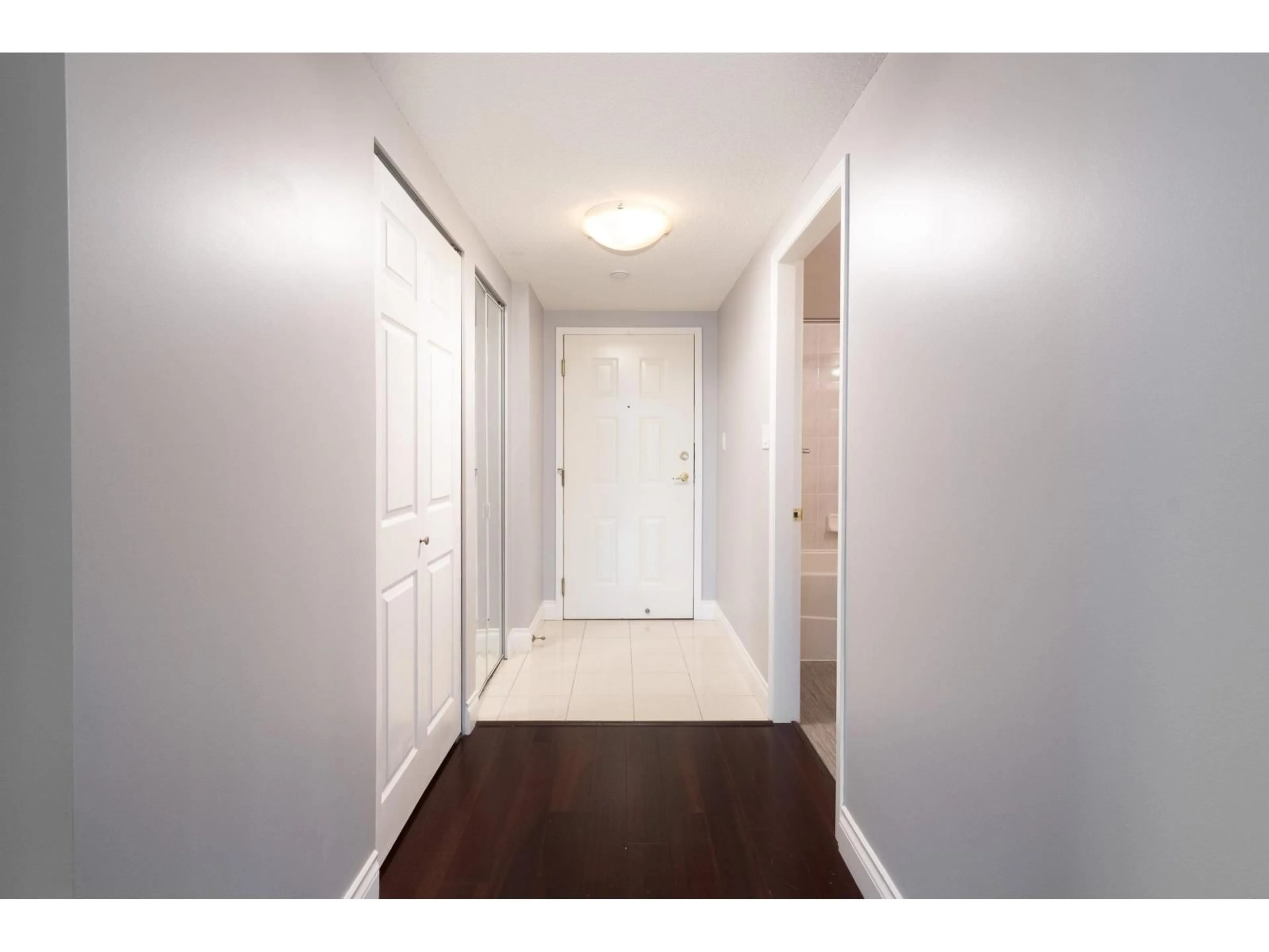Indoor entryway for 403 - 13880 101 AVENUE, Surrey British Columbia V3T5T1