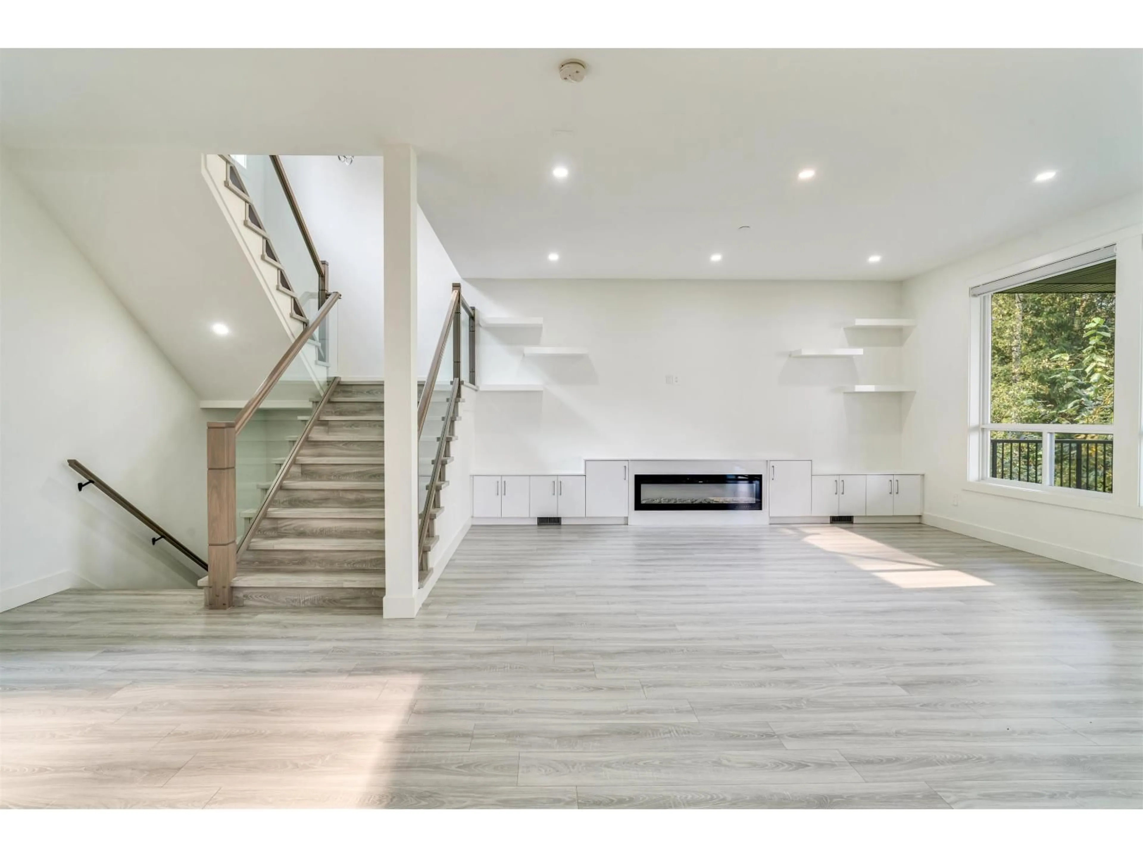 Unknown for 4 - 5988 LINDEMAN STREET, Chilliwack British Columbia V2R0R9