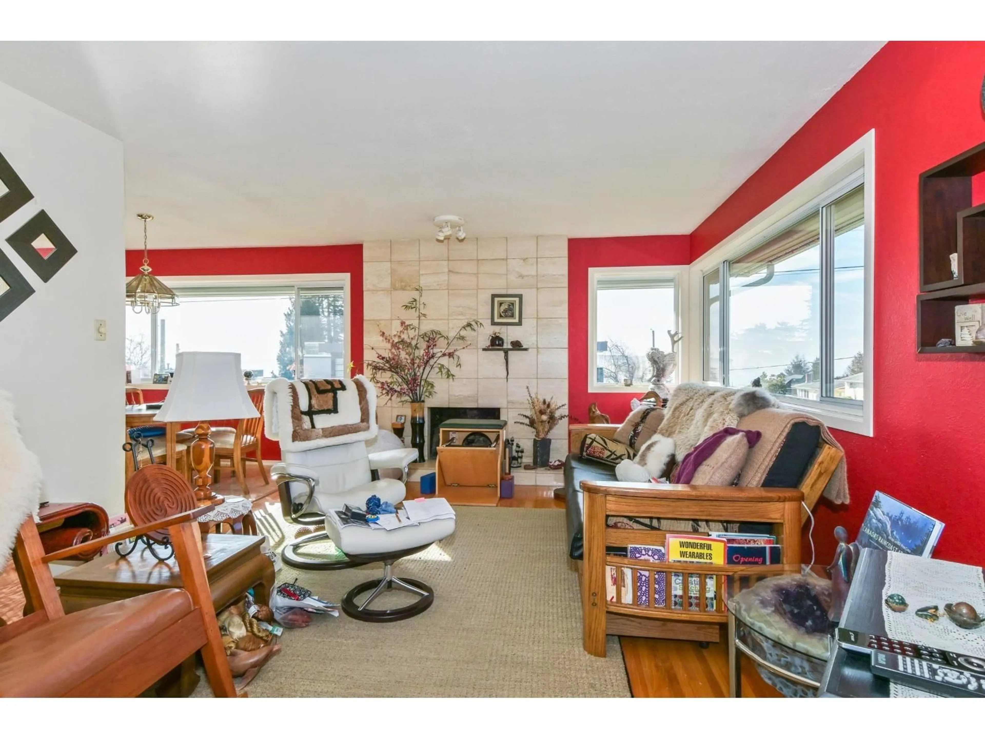 Living room with furniture, unknown for 15761 CLIFF AVENUE, White Rock British Columbia V4B1W4