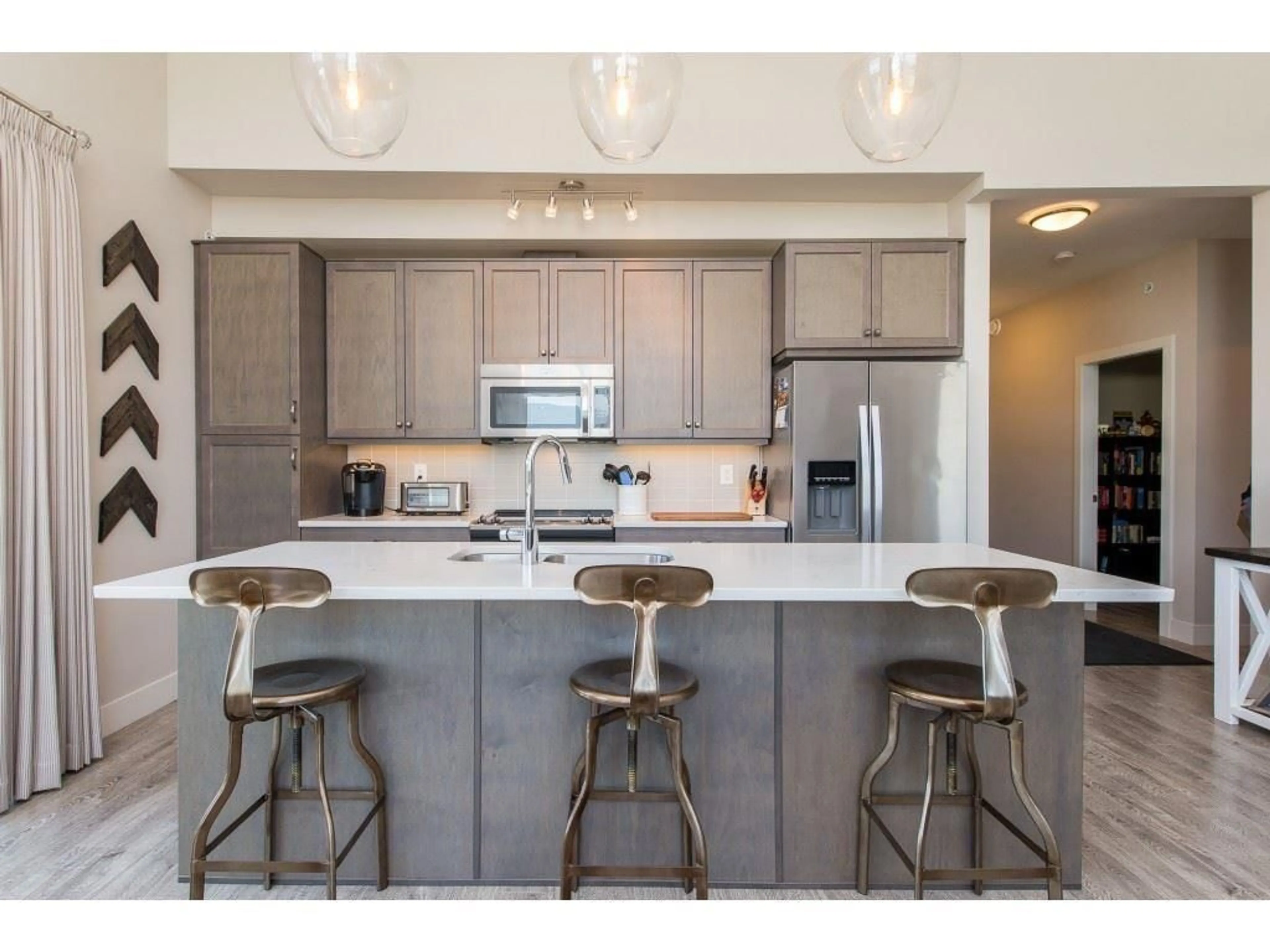 Open concept kitchen, unknown for 403 - 9130 CORBOULD STREET, Chilliwack British Columbia V2P4A5