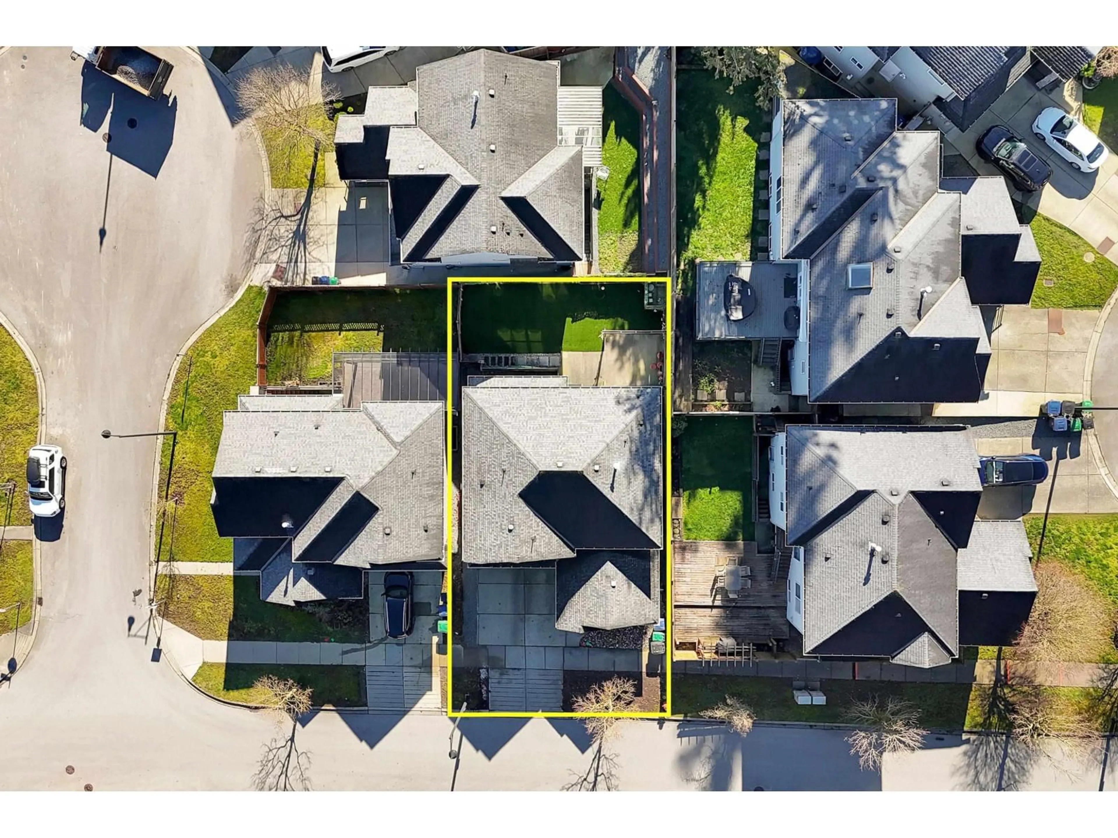 A pic from outside/outdoor area/front of a property/back of a property/a pic from drone, street for 16528 59A AVENUE, Surrey British Columbia V3S4N9