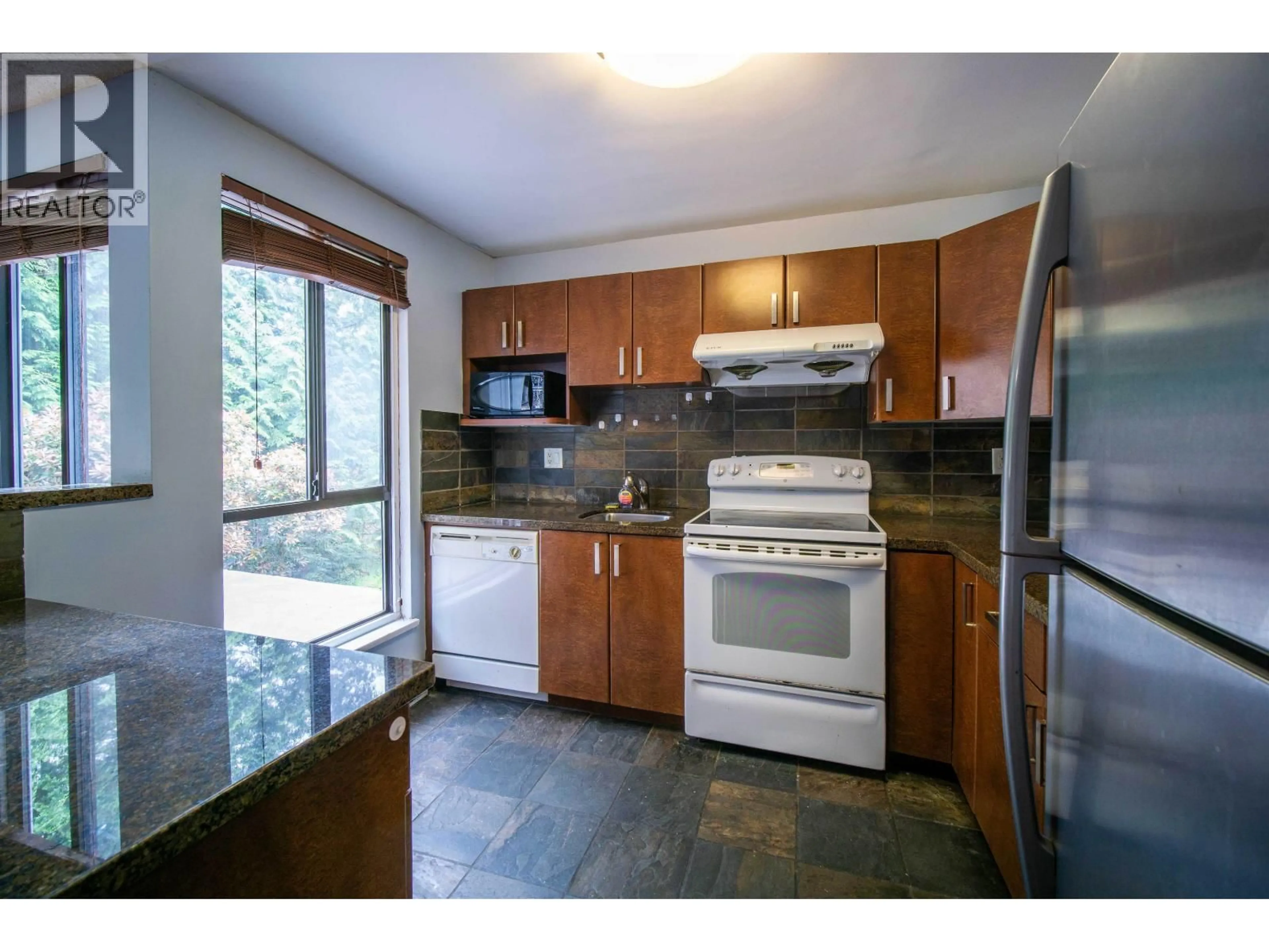 Standard kitchen, unknown for 103 - 9149 SATURNA DRIVE, Burnaby British Columbia V3J7K1