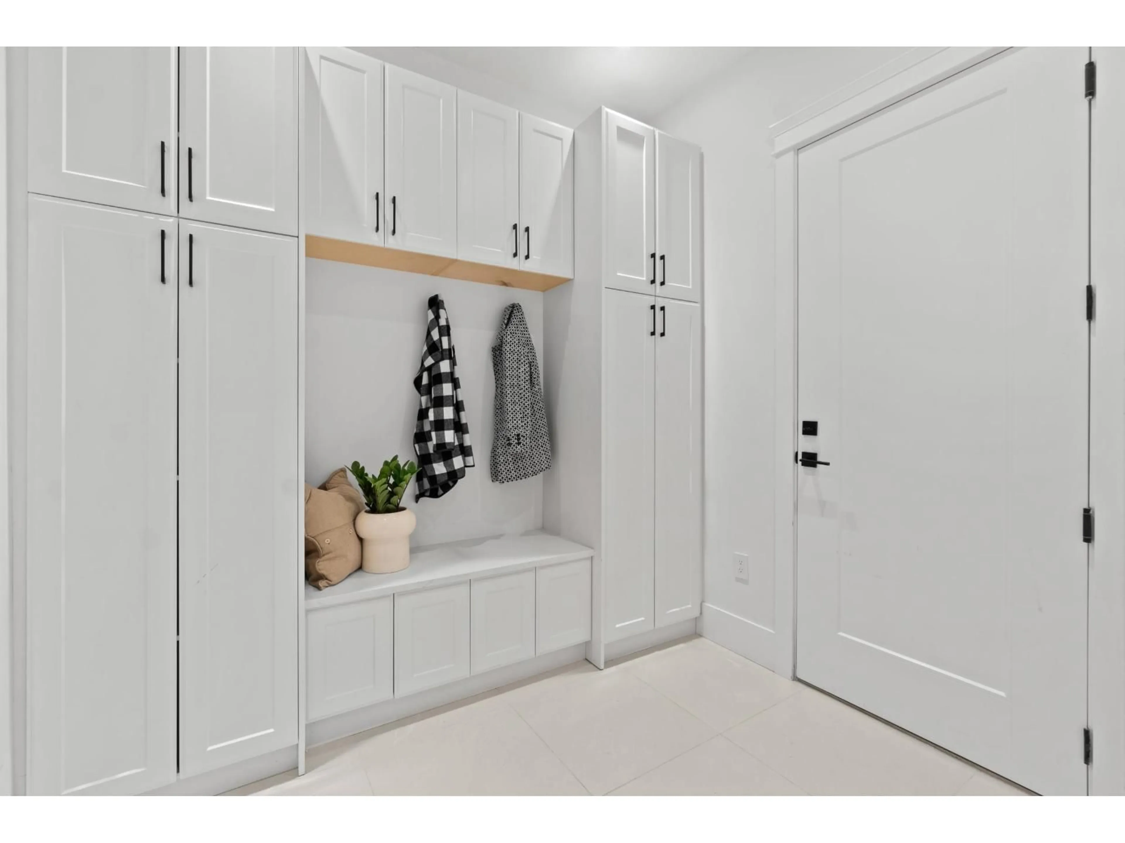 Unknown for 12686 25 AVENUE, Surrey British Columbia V4A2K4