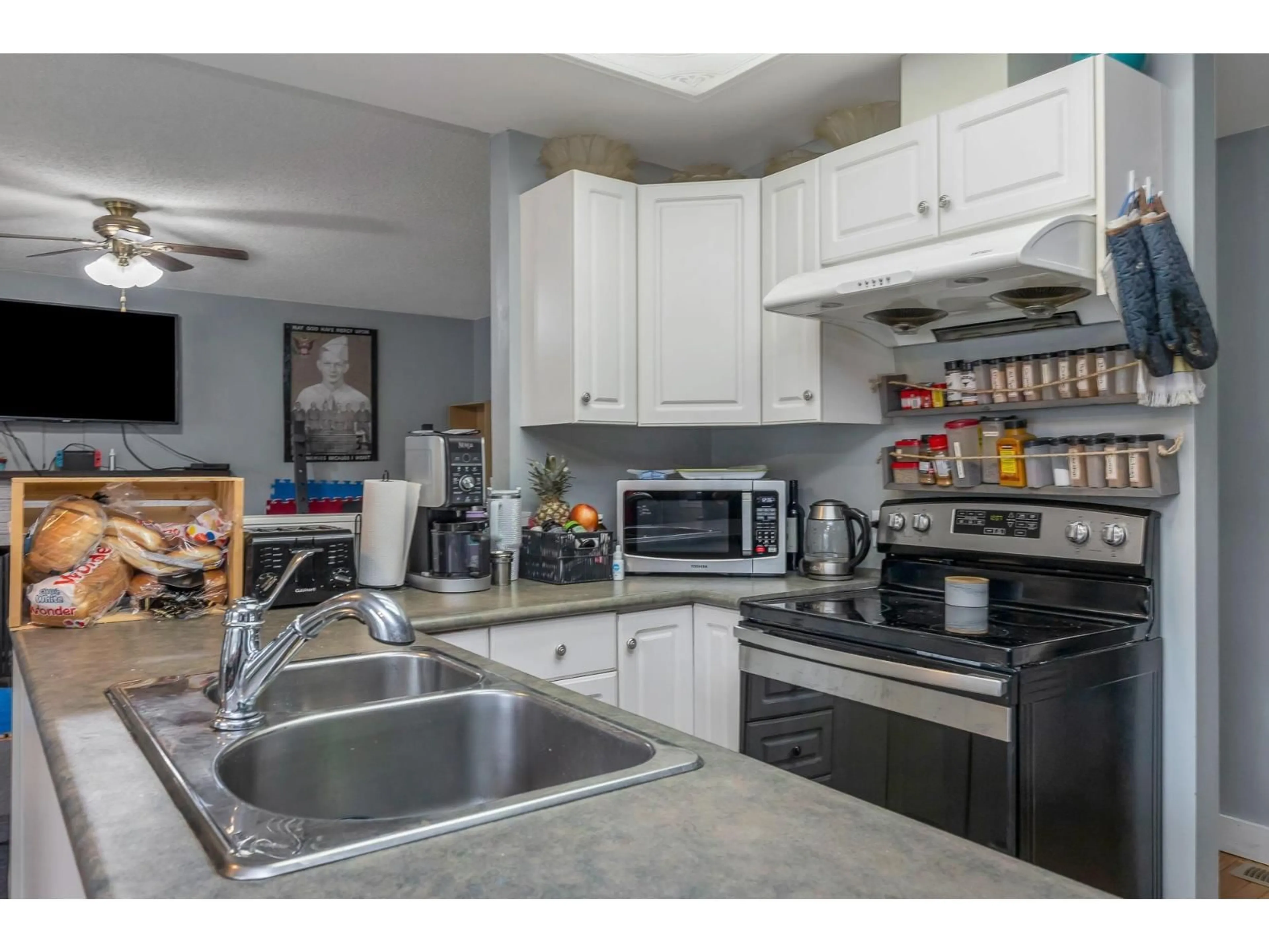 Open concept kitchen, unknown for 34494 MERLIN DRIVE, Abbotsford British Columbia V2S5K9