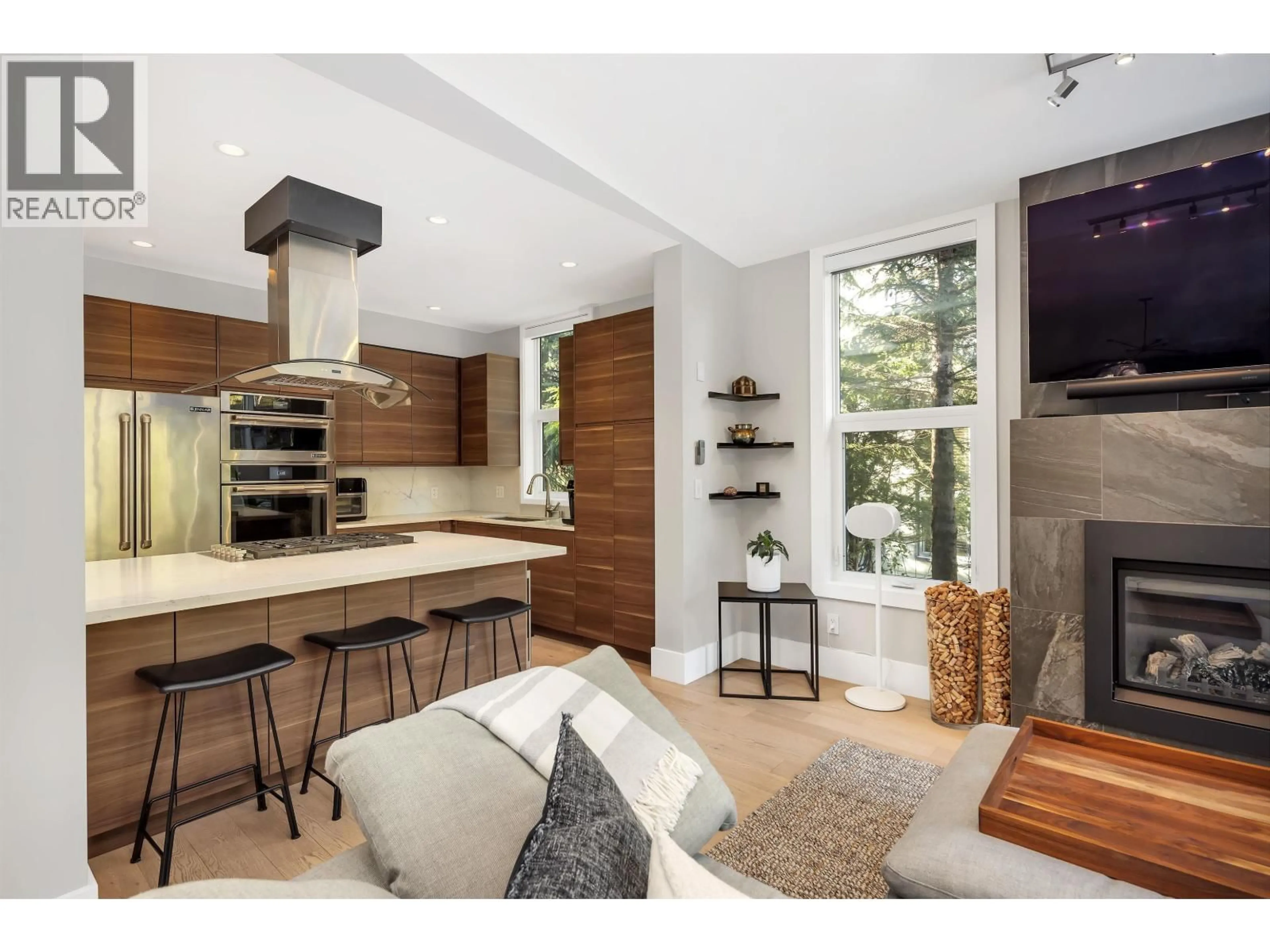 Open concept kitchen, unknown for 11 - 1240 MOUNT FEE ROAD, Whistler British Columbia V8E0T1