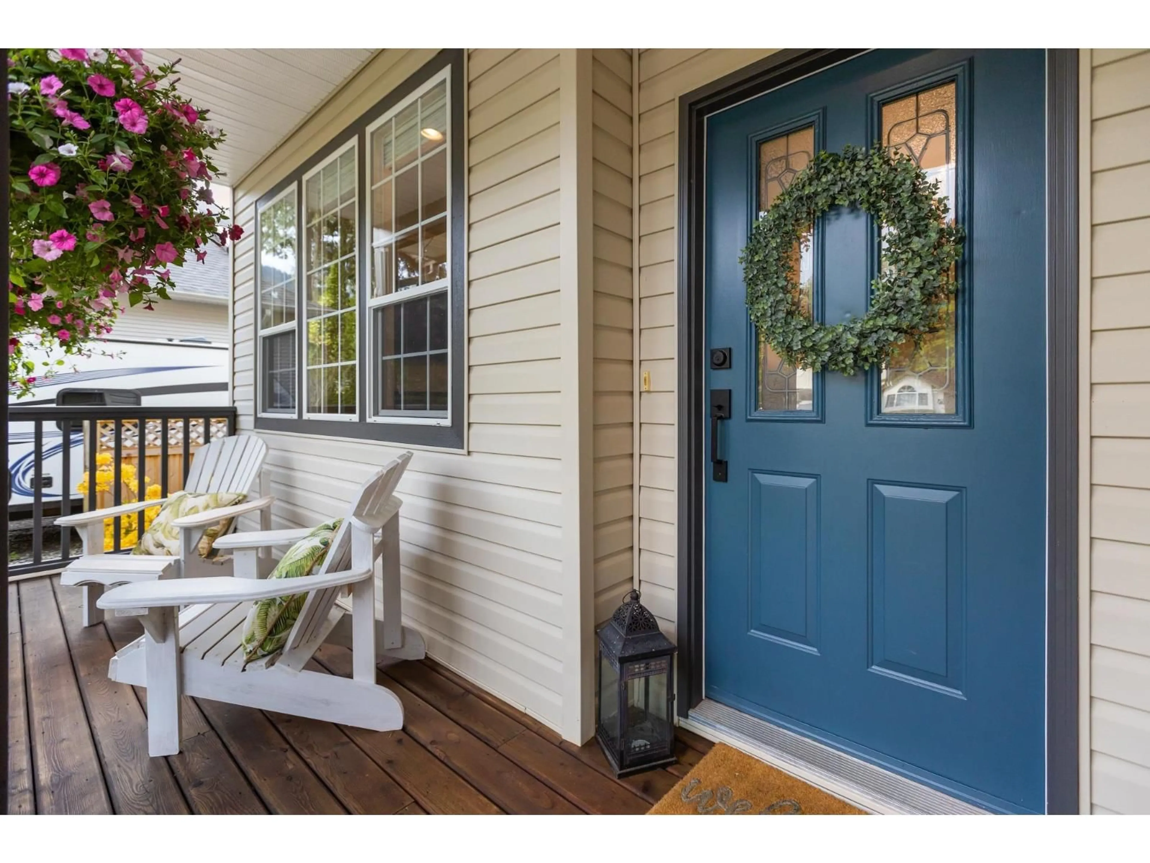 Indoor entryway for 511 COTTONWOOD AVENUE, Harrison Hot Springs British Columbia V0M1K0