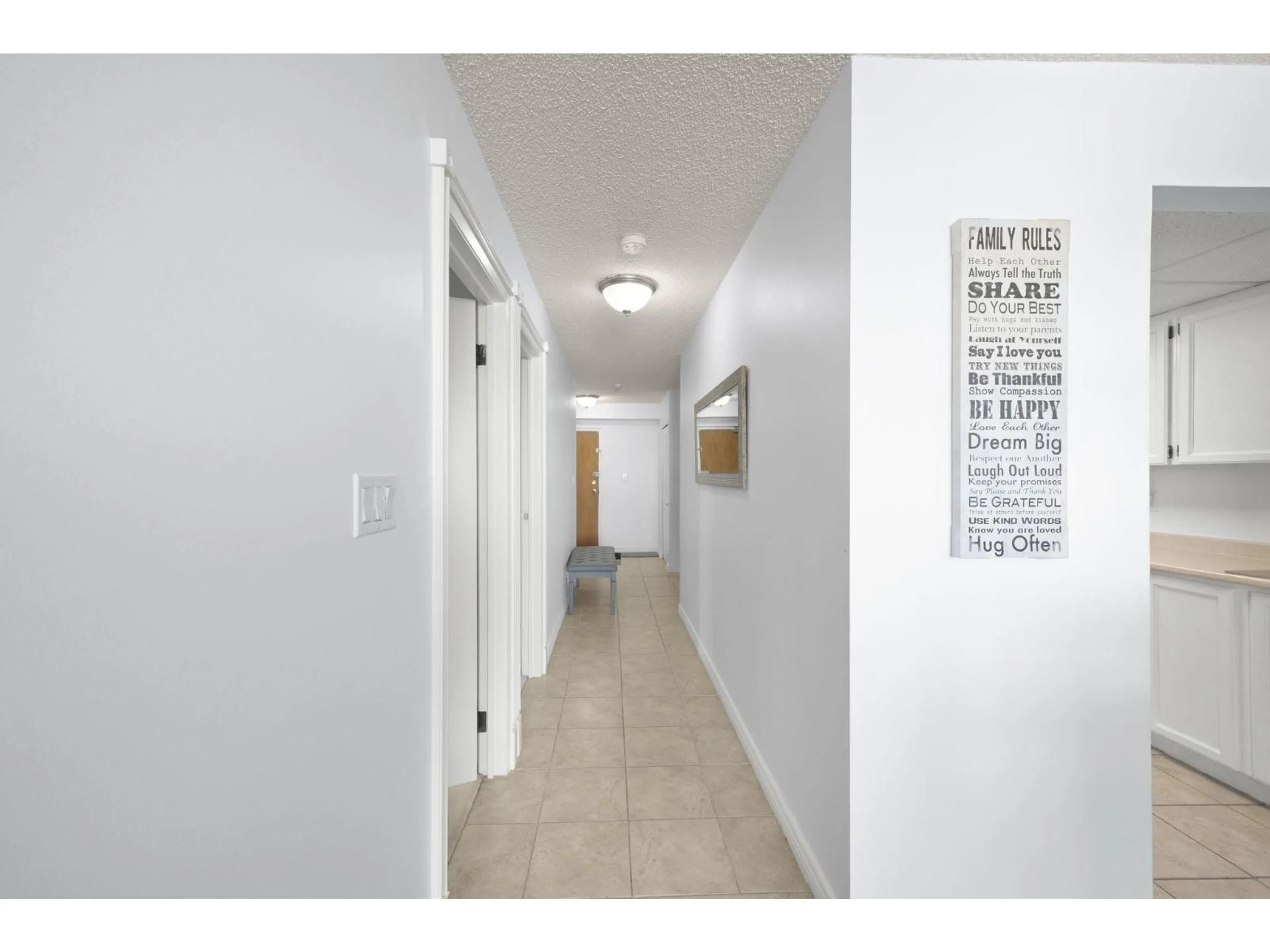 Indoor entryway for 301 - 11881 88 AVENUE, Delta British Columbia V4C8A2