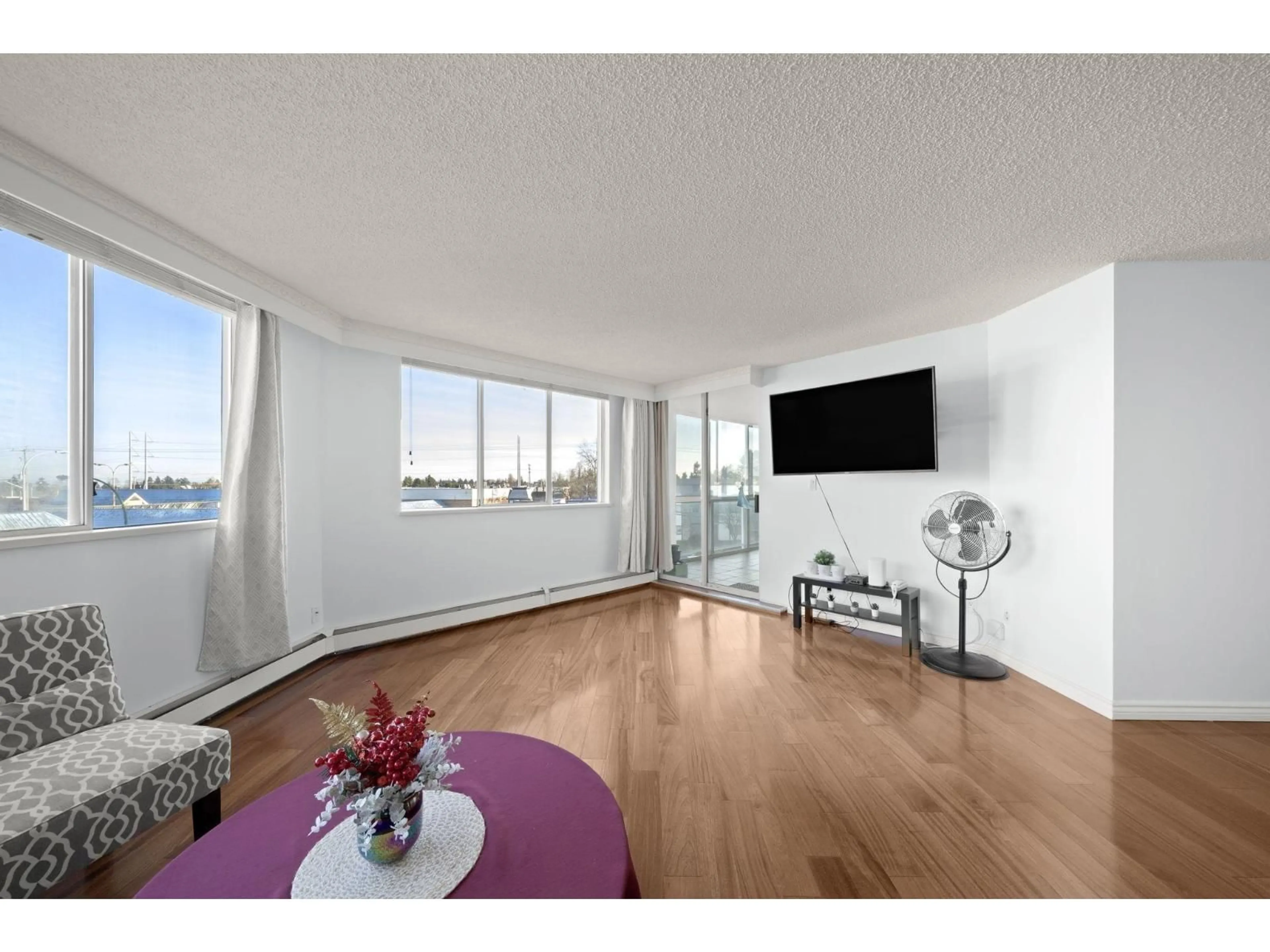 A pic of a room for 301 - 11881 88 AVENUE, Delta British Columbia V4C8A2