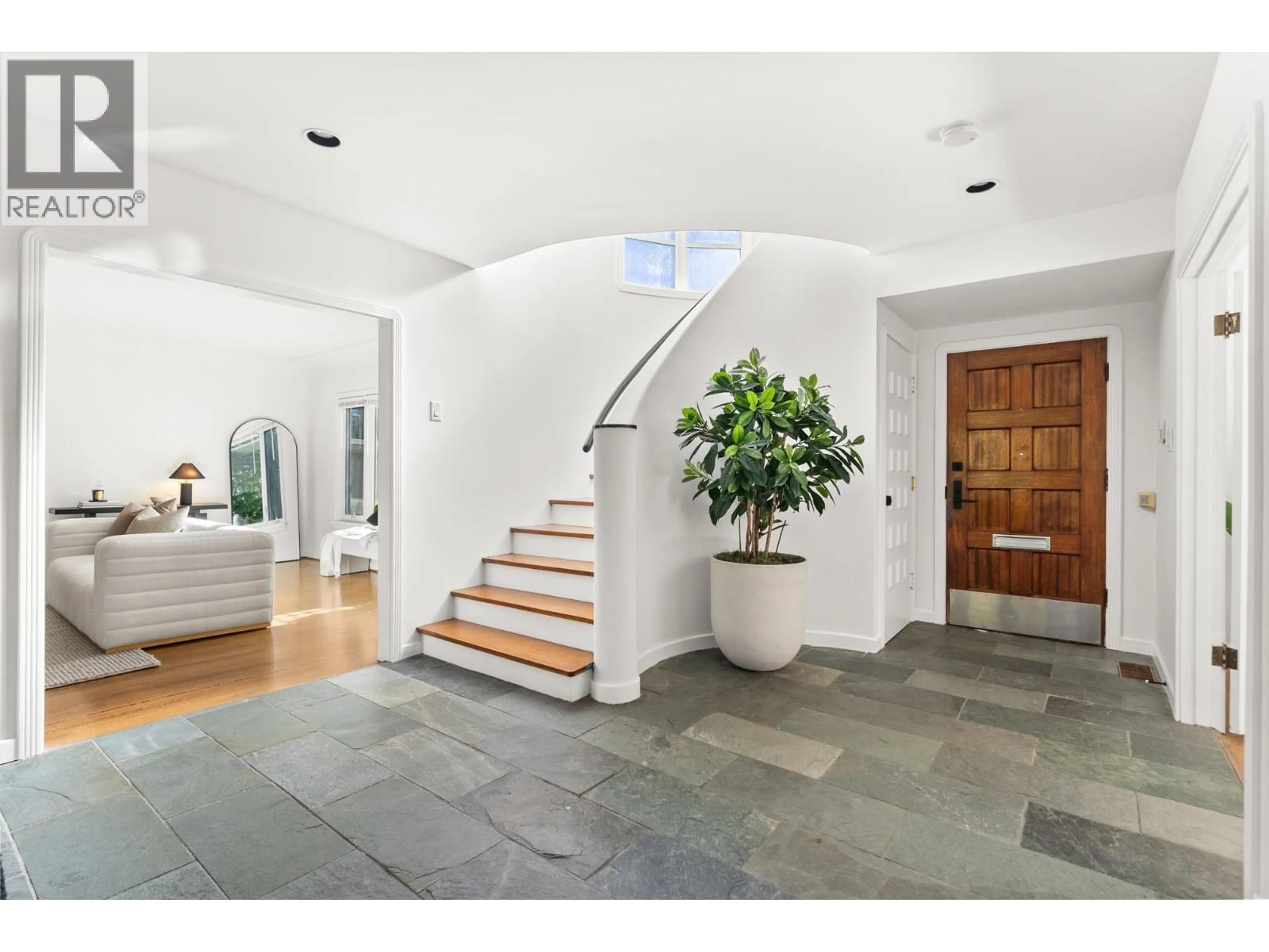 Indoor entryway for 4709 CHANCELLOR BOULEVARD, Vancouver British Columbia V6T1C8