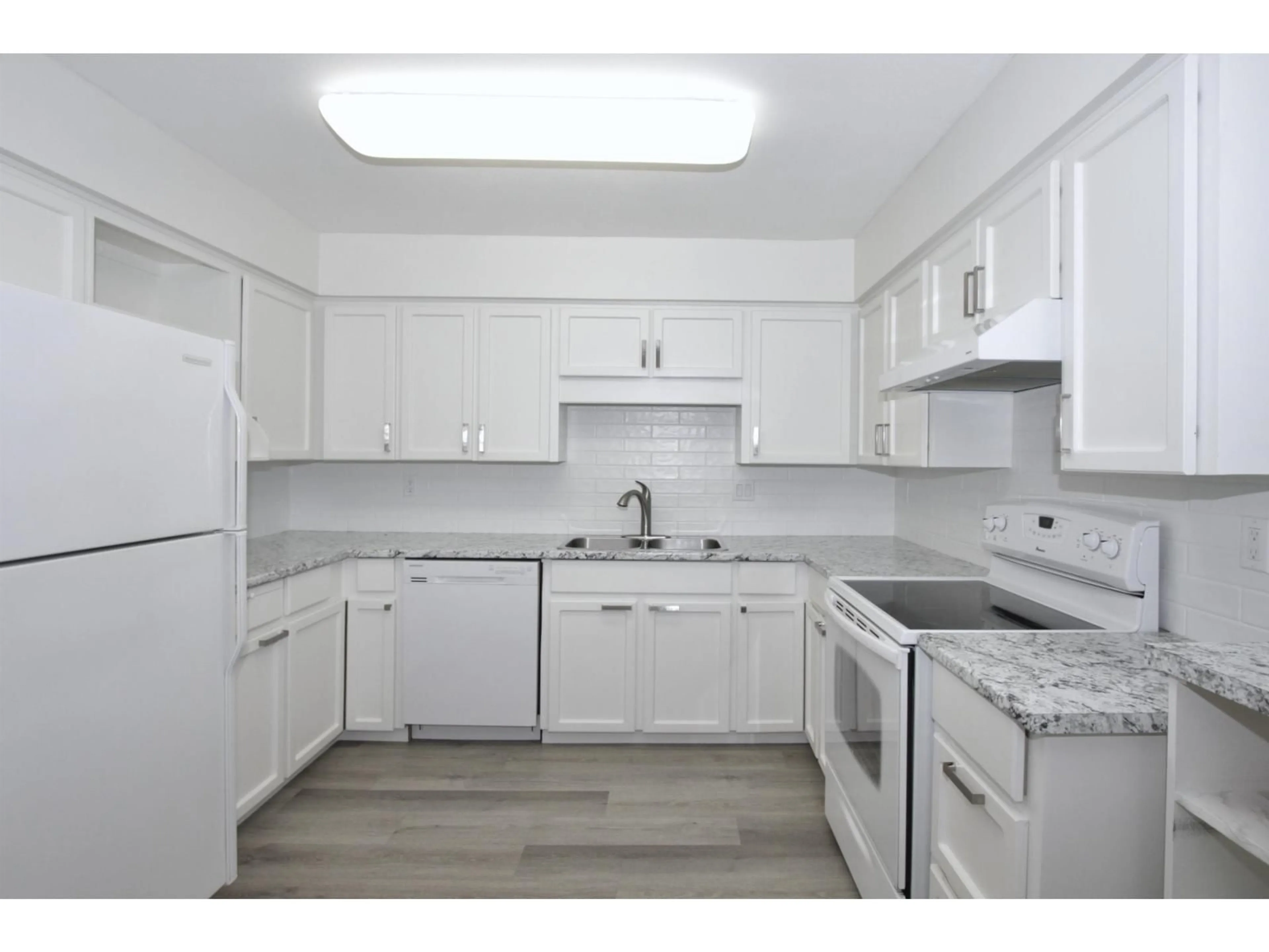 Standard kitchen, unknown for 7 - 3055 TRAFALGAR STREET, Abbotsford British Columbia V2S7X8