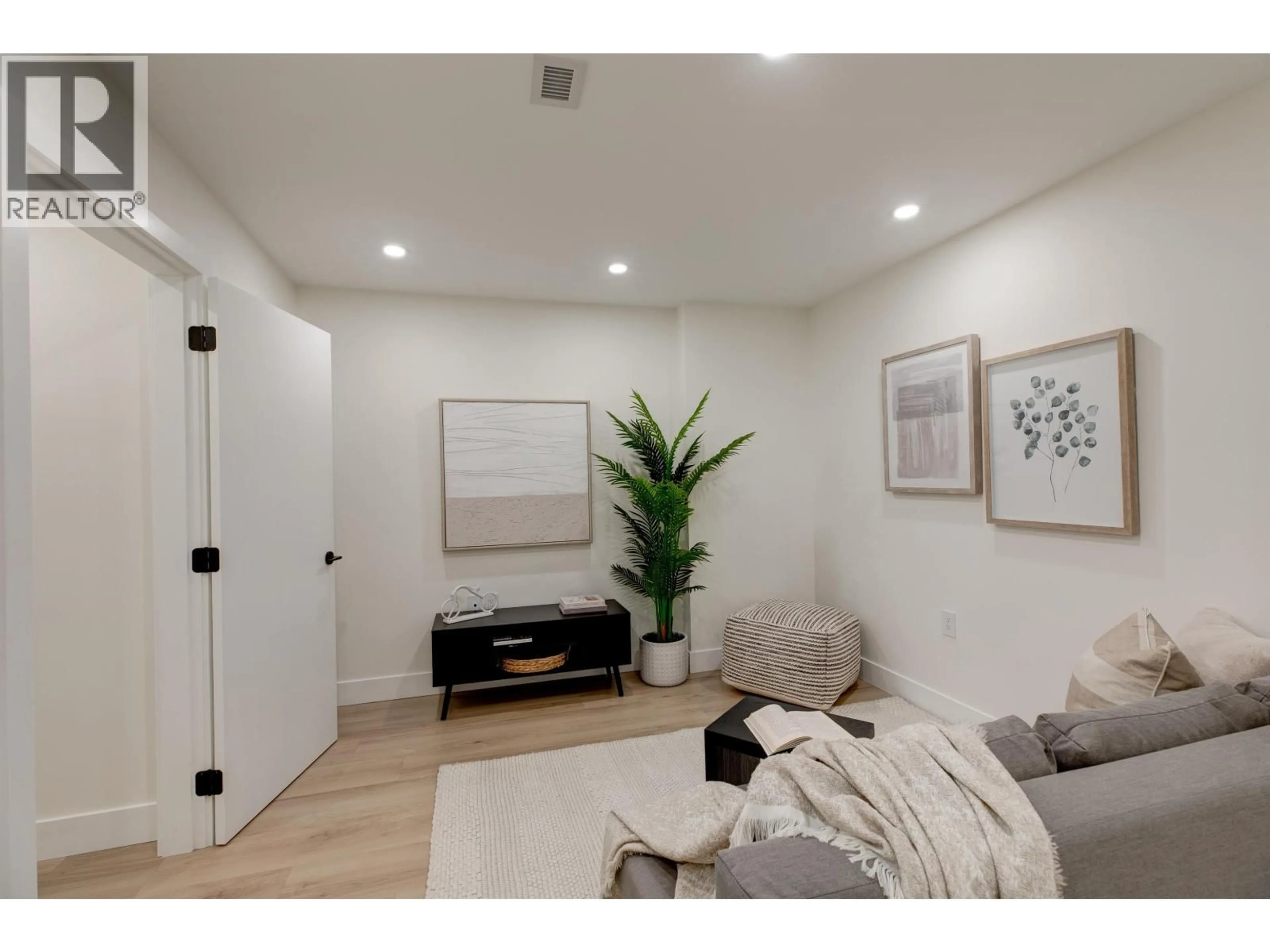 A pic of a room for 2 - 339 KEARY STREET, New Westminster British Columbia V3L3L2