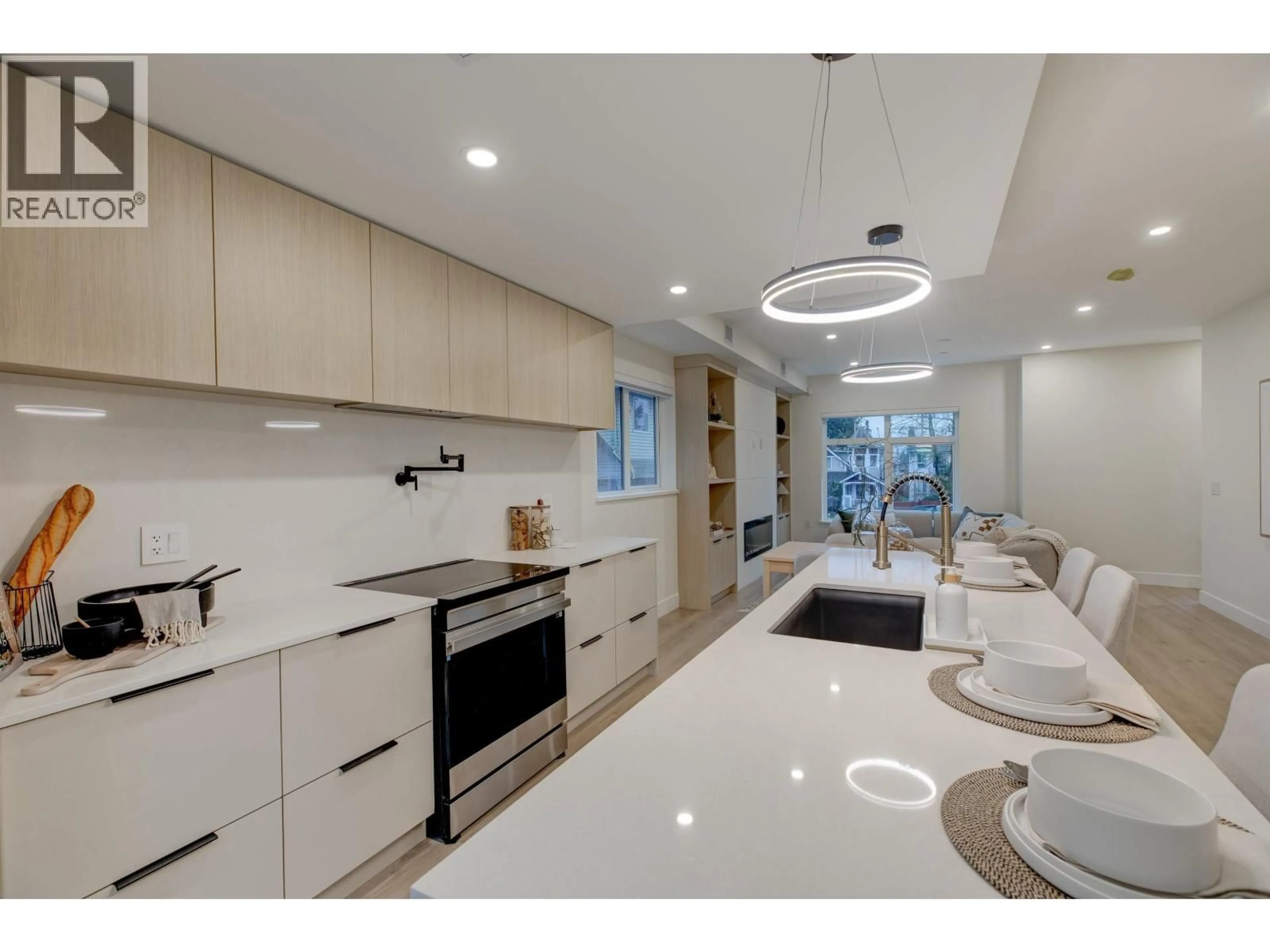 Open concept kitchen, ceramic/tile floor for 5 - 339 KEARY STREET, New Westminster British Columbia V3L3L2