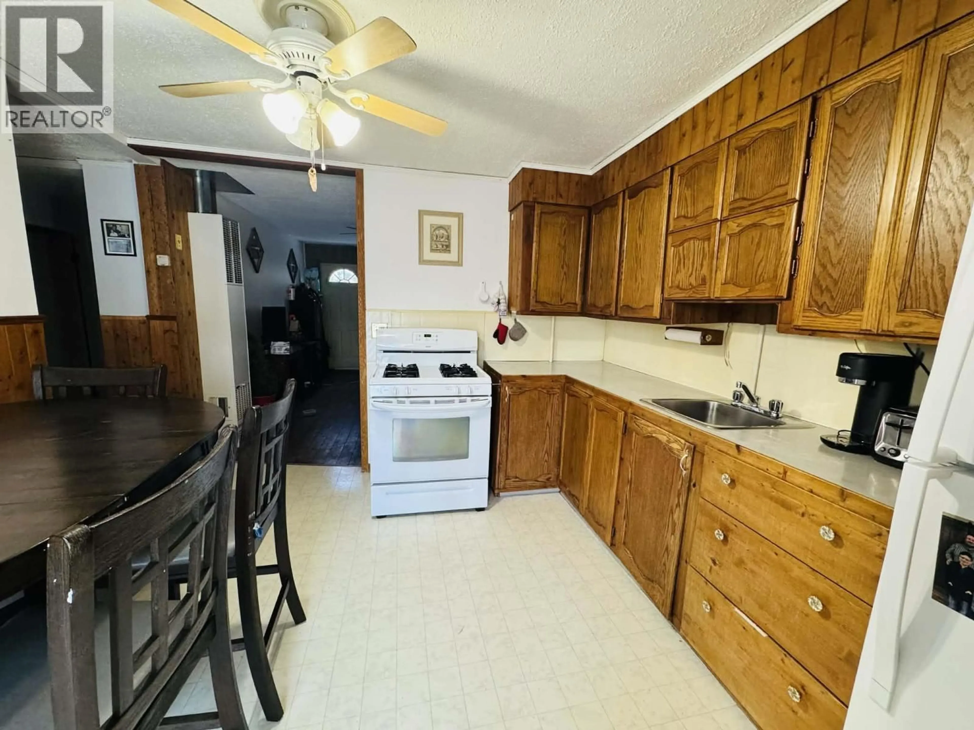 Standard kitchen, unknown for 8143 99 AVENUE, Fort St. John British Columbia V1J1S6