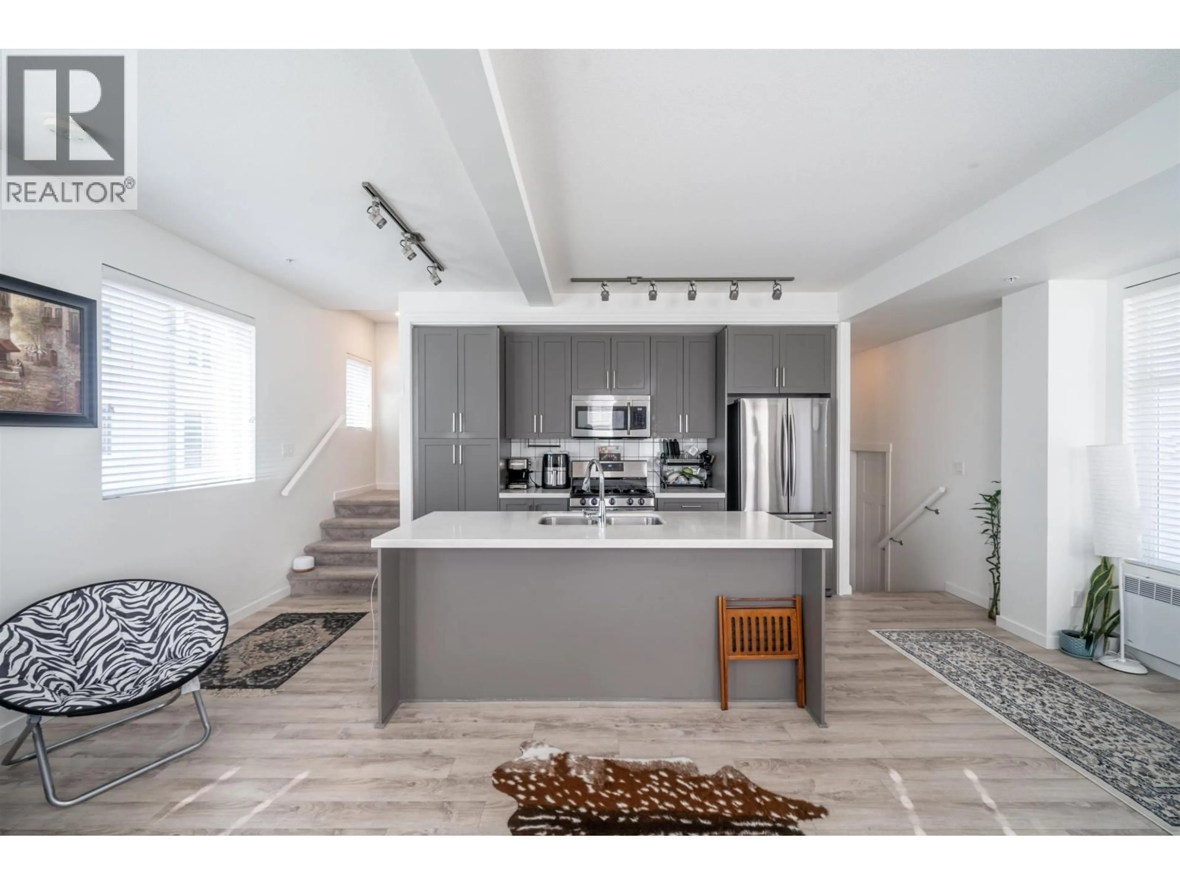 Open concept kitchen, ceramic/tile floor for 37 - 11272 240 STREET, Maple Ridge British Columbia V2W0J8