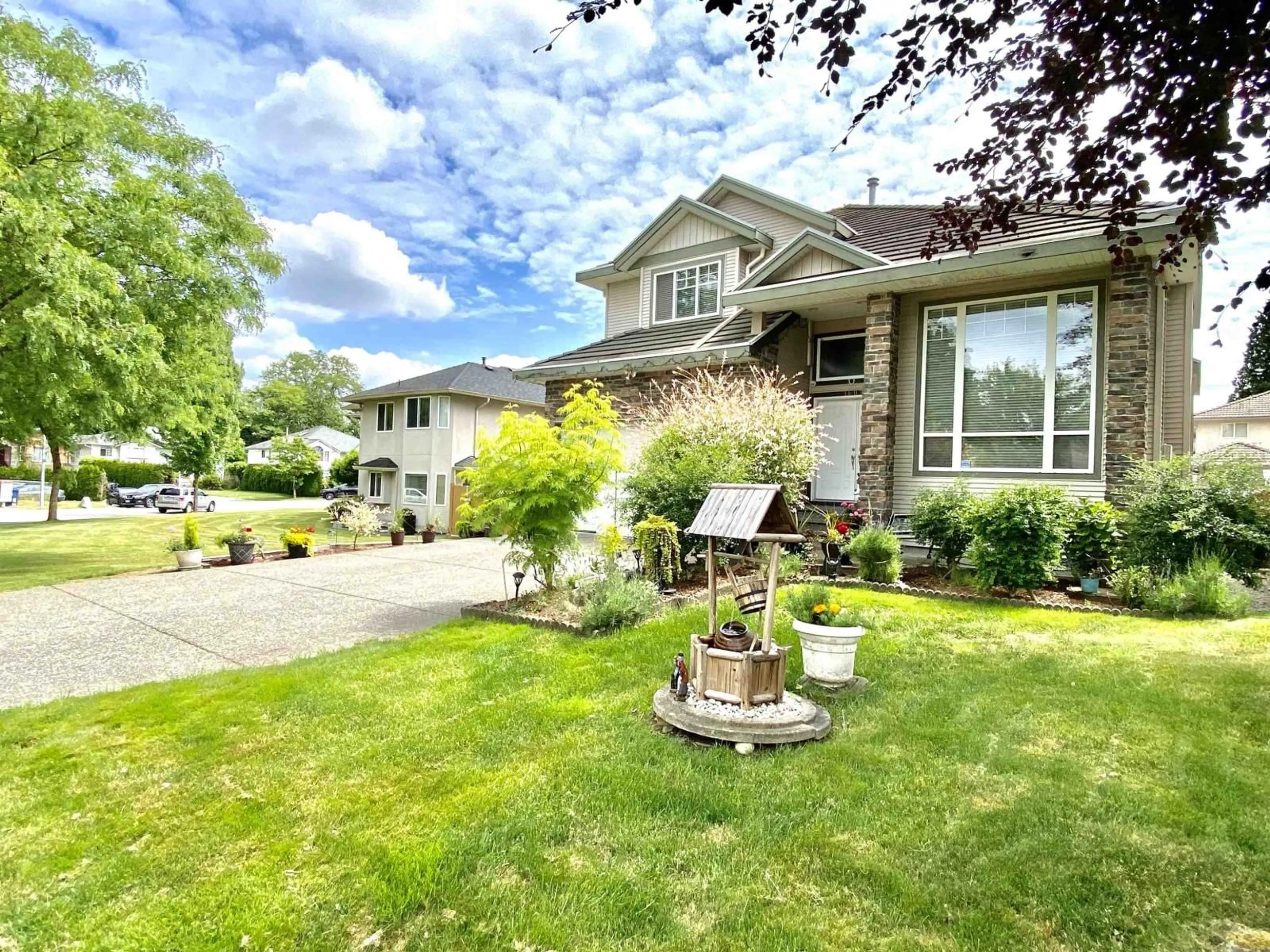 Unknown for 16072 96A AVENUE, Surrey British Columbia V4N3K8