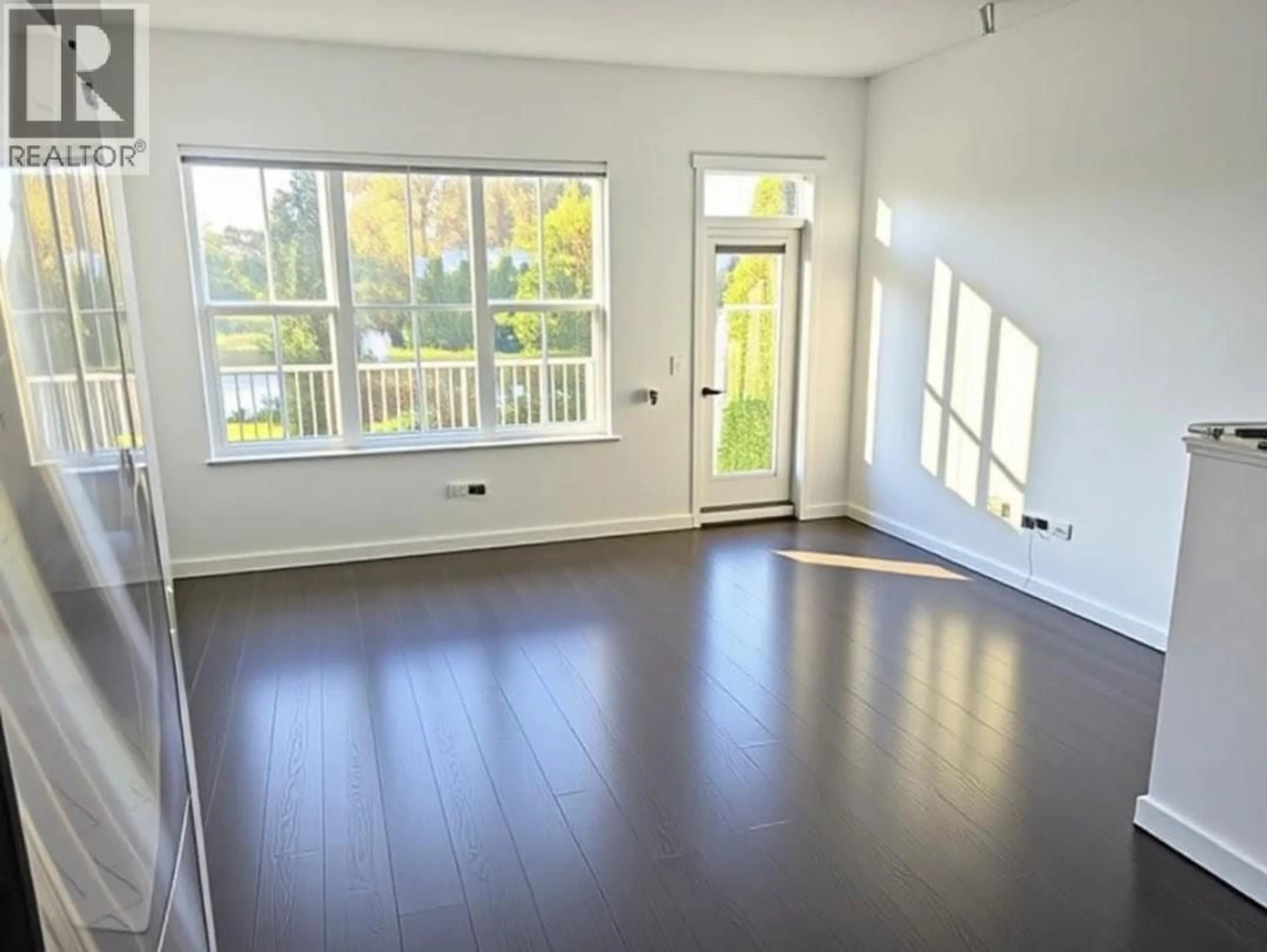 A pic of a room for 59 - 5550 ADMIRAL WAY, Delta British Columbia V4K0C4