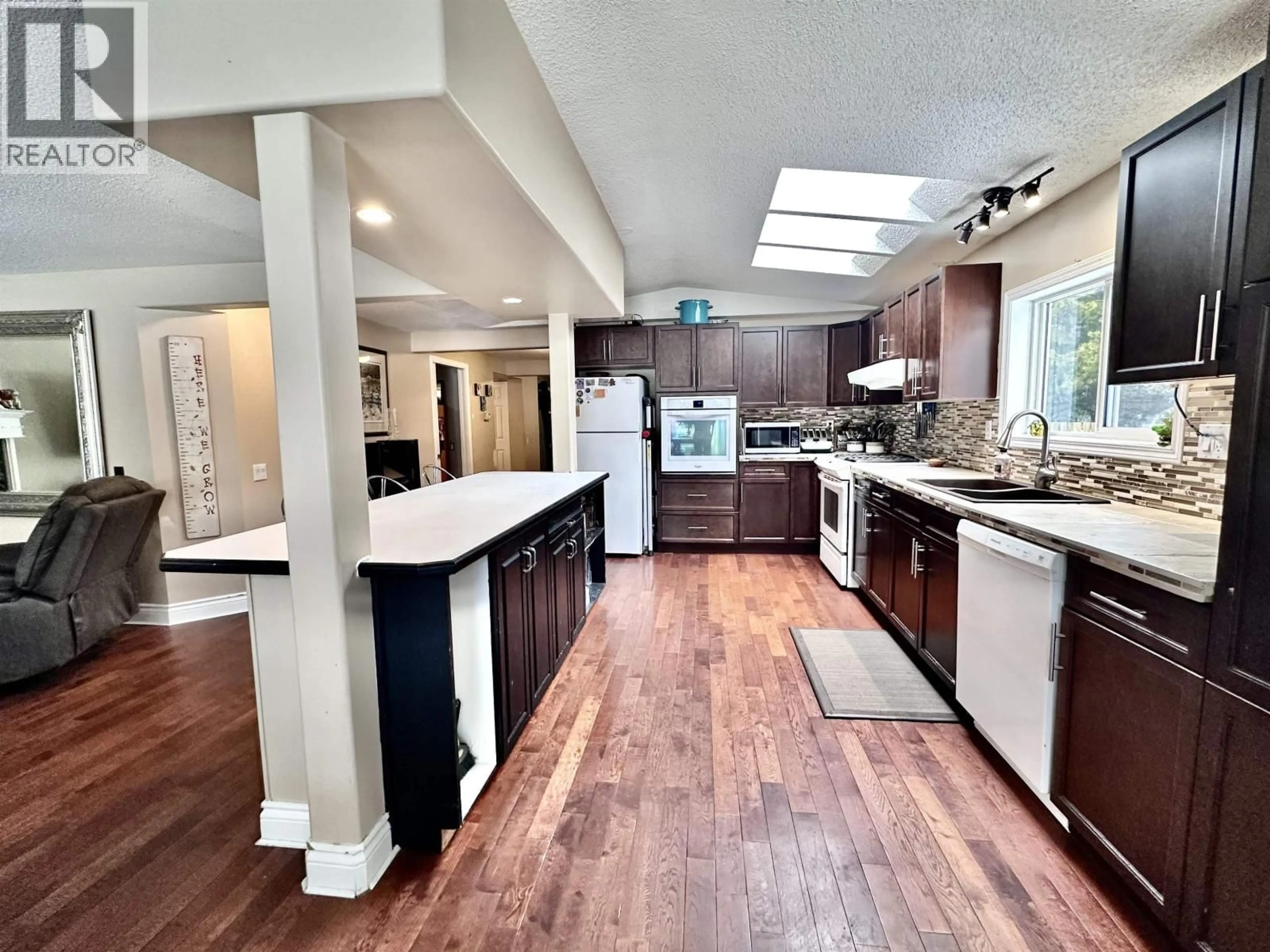 Open concept kitchen, unknown for 1475 8TH PLACE, Valemount British Columbia V0E2Z0