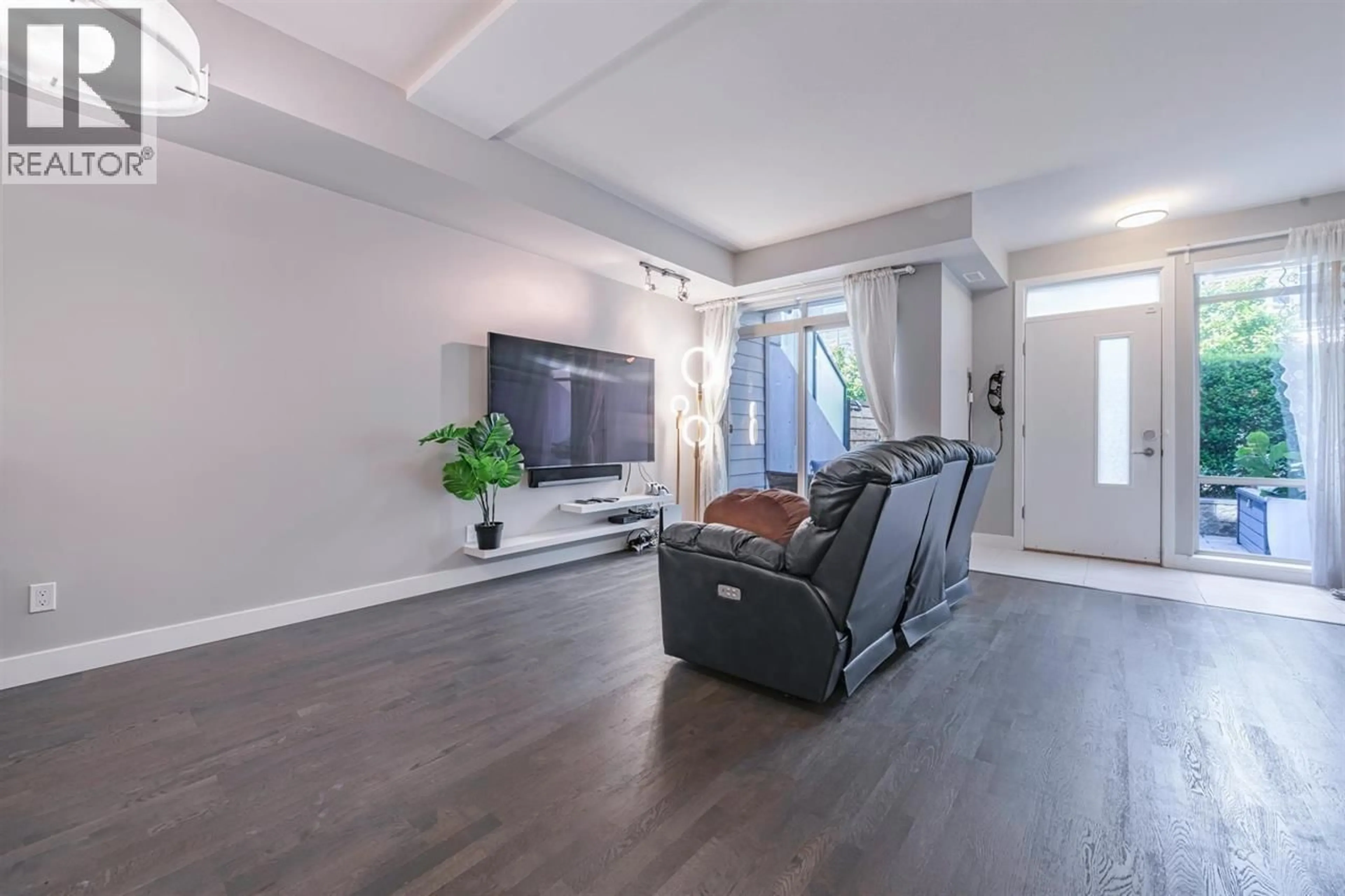 Living room with furniture, unknown for 37 - 10133 RIVER DRIVE, Richmond British Columbia V6X0K8