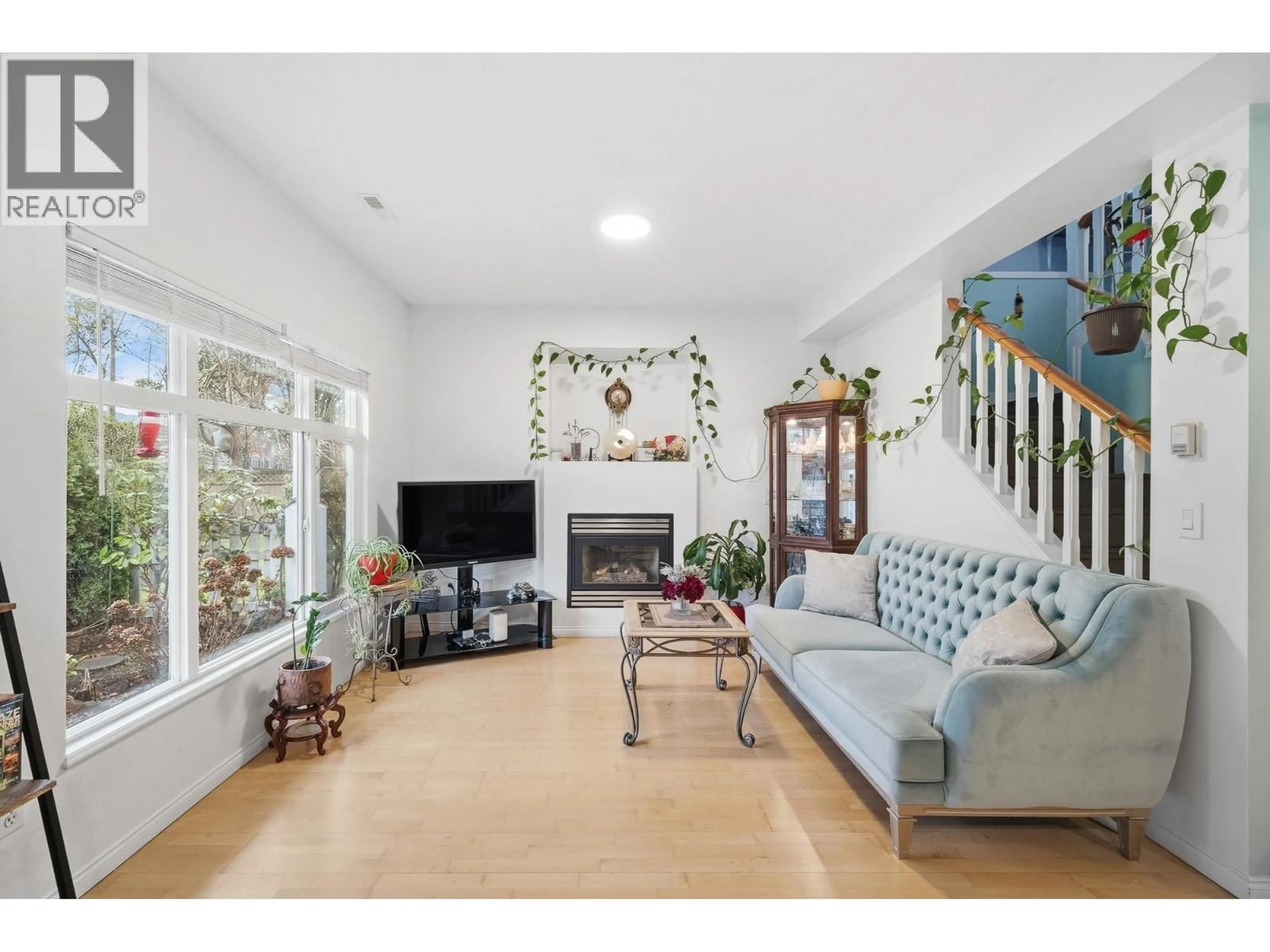 Living room with furniture, unknown for 38 - 4711 BLAIR DRIVE, Richmond British Columbia V6X4E6