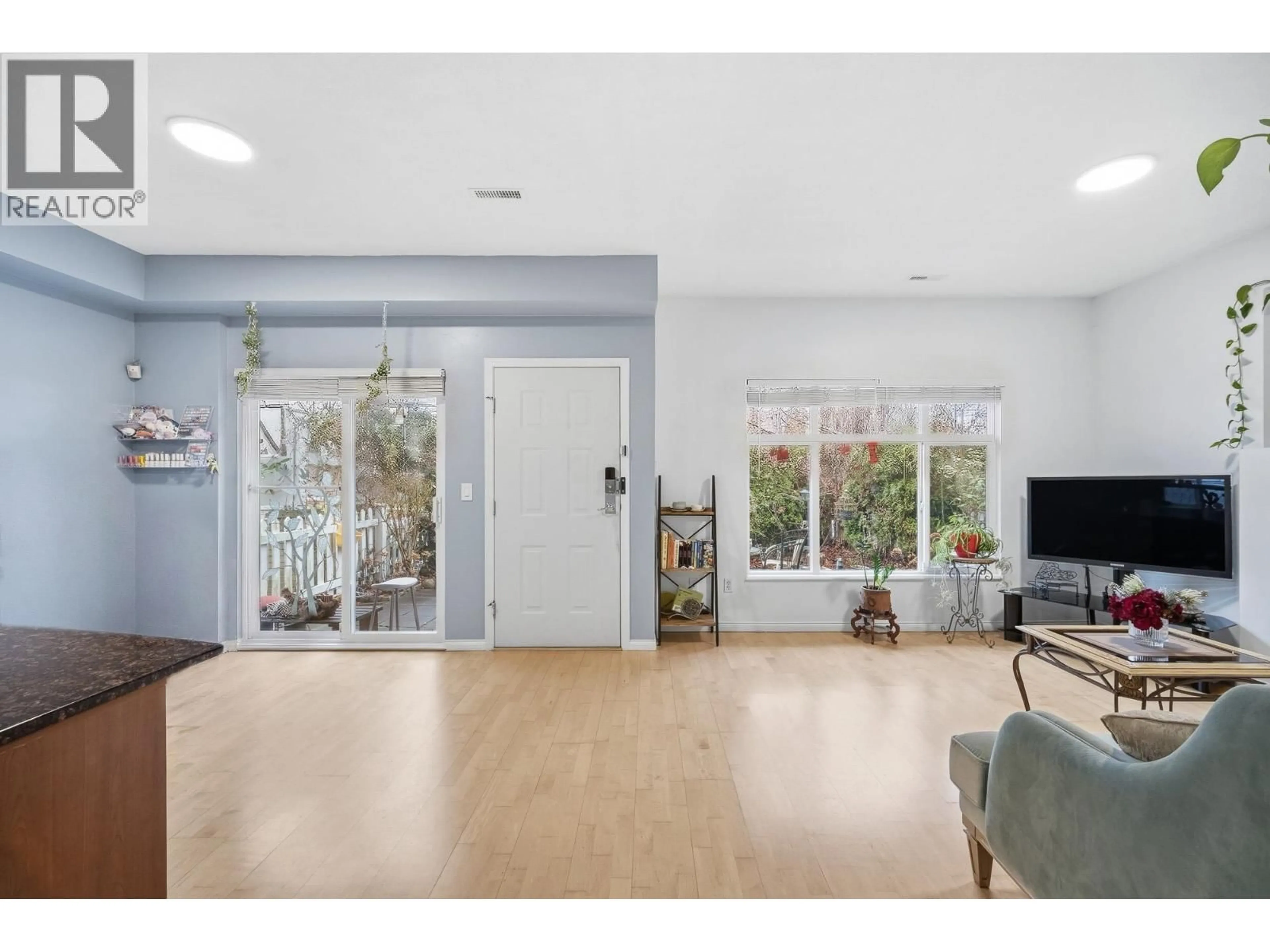 Indoor entryway for 38 - 4711 BLAIR DRIVE, Richmond British Columbia V6X4E6