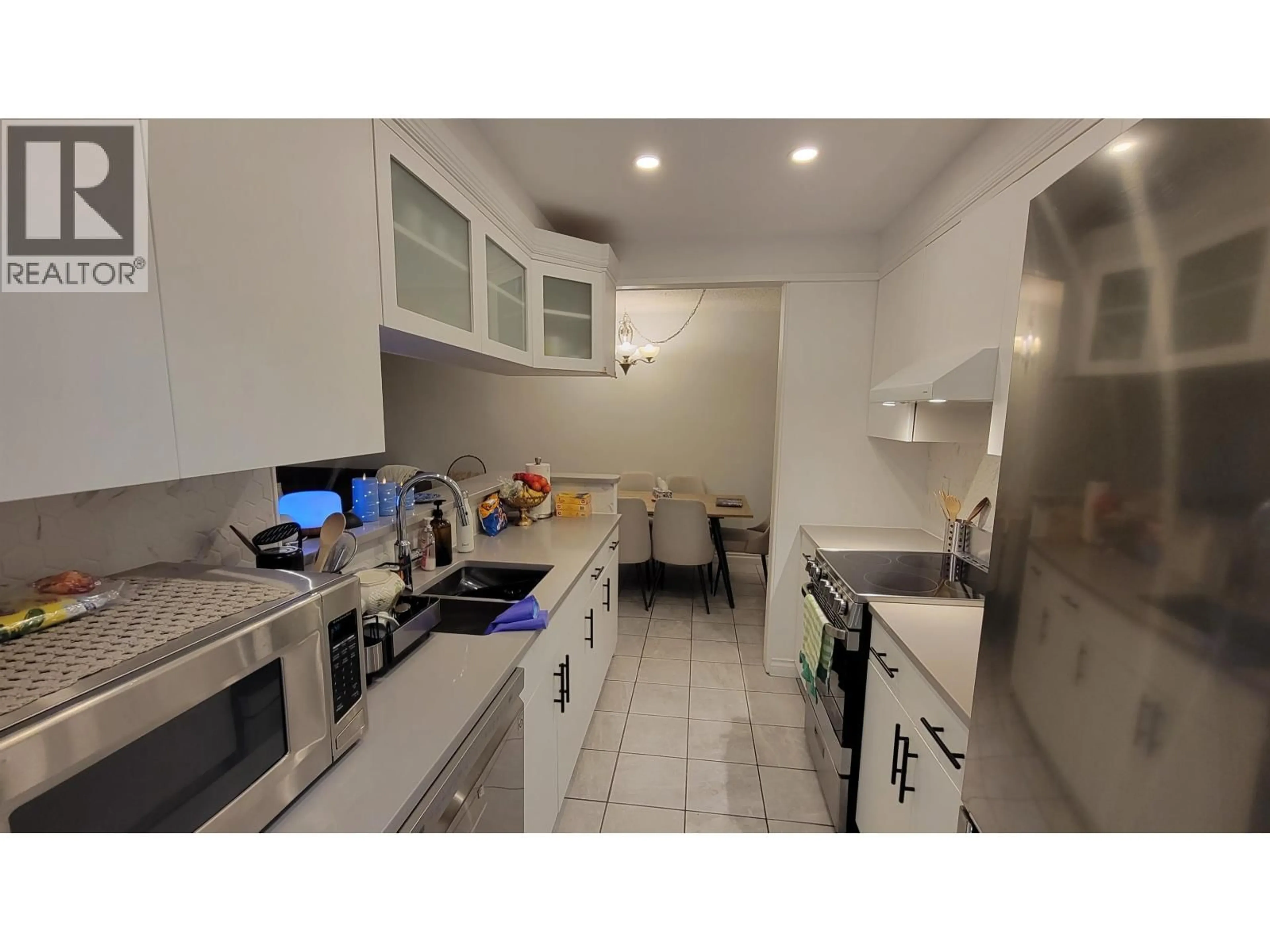 Standard kitchen, ceramic/tile floor for 118 - 200 WESTHILL PLACE, Port Moody British Columbia V3H1V2