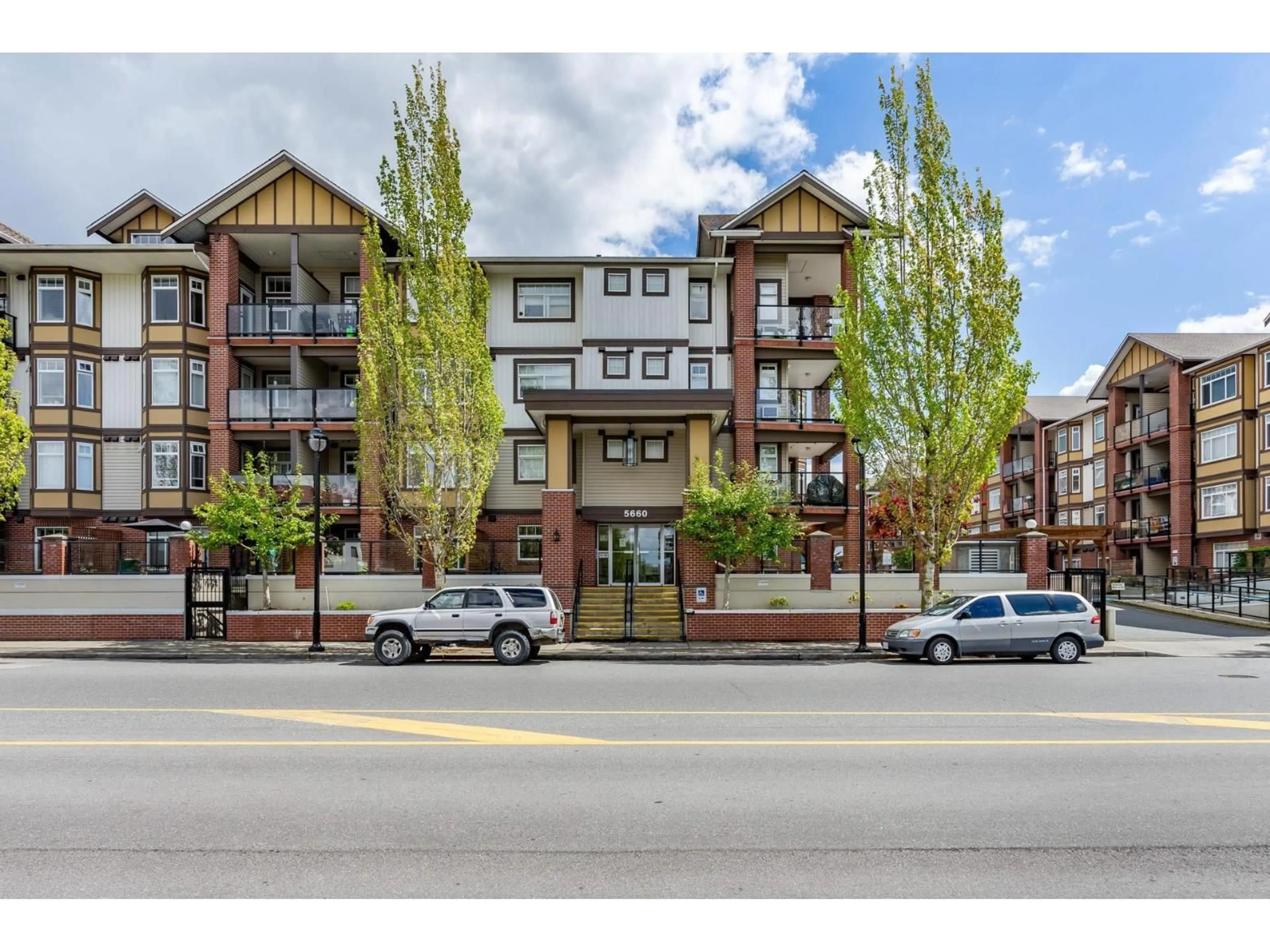 Unknown for 332 - 5660 201A STREET, Langley British Columbia V3A0B4