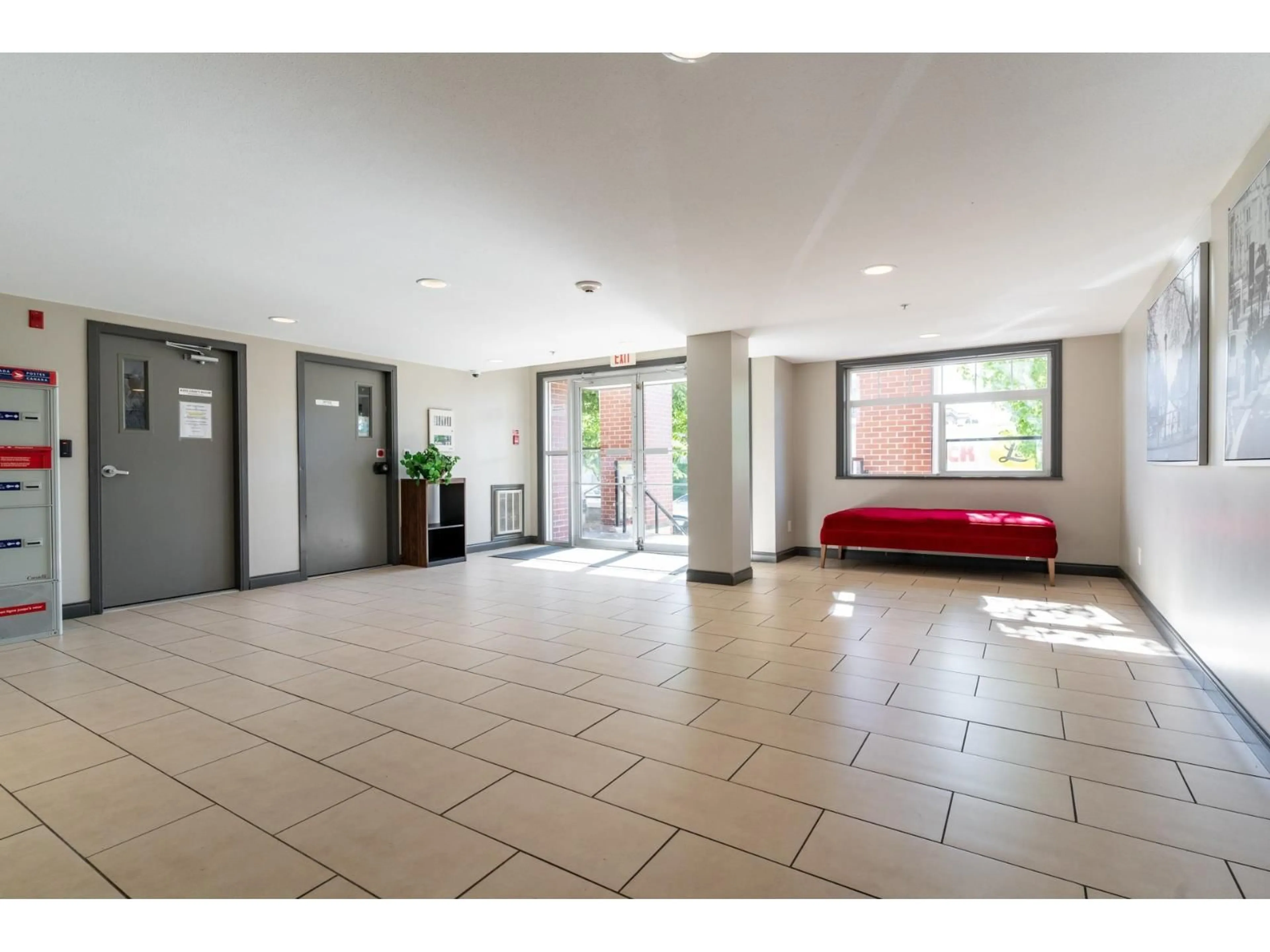 Indoor foyer for 332 - 5660 201A STREET, Langley British Columbia V3A0B4
