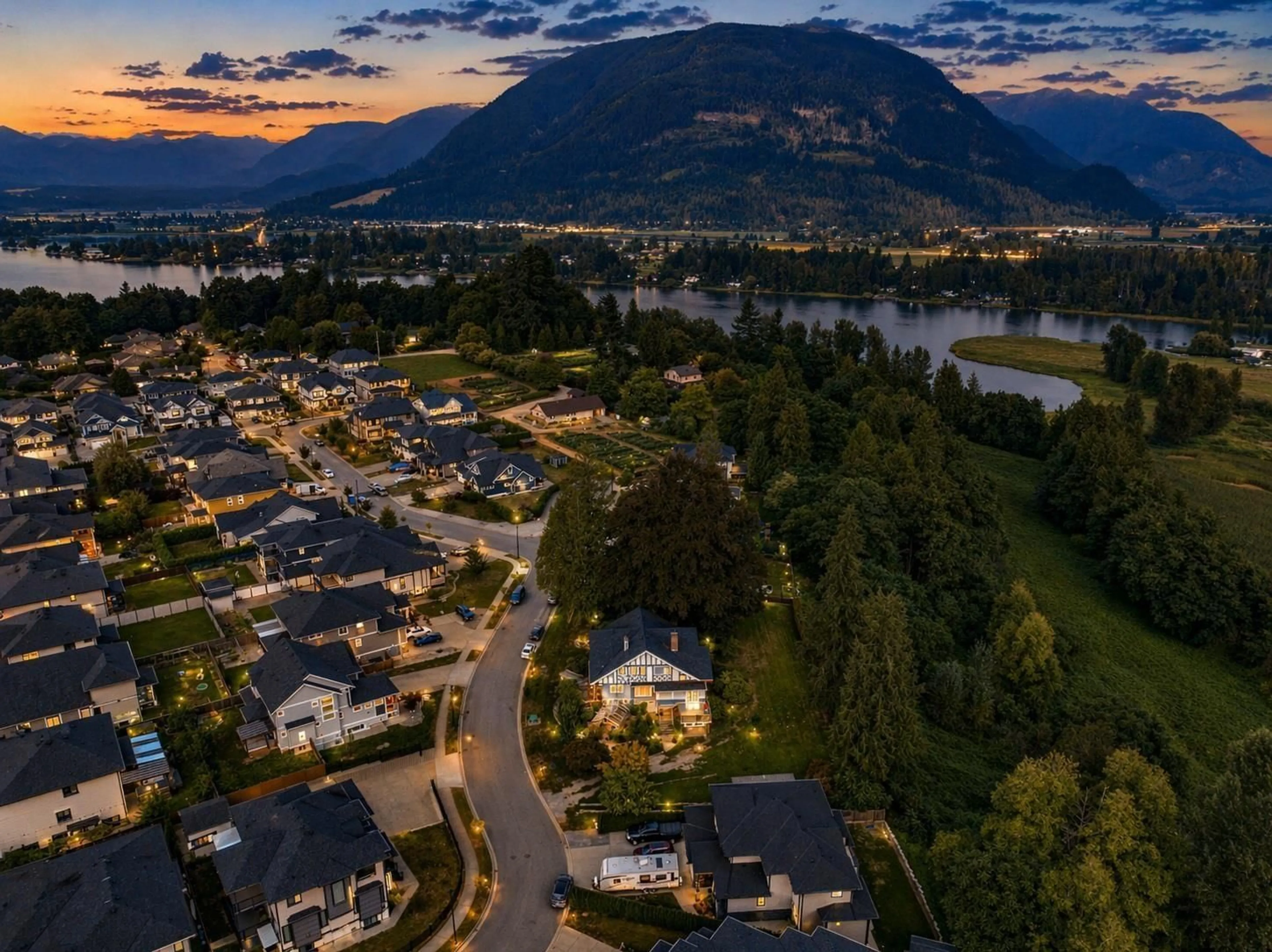 A pic from outside/outdoor area/front of a property/back of a property/a pic from drone, mountain view for 35280 EWERT AVENUE, Mission British Columbia V2V0G3