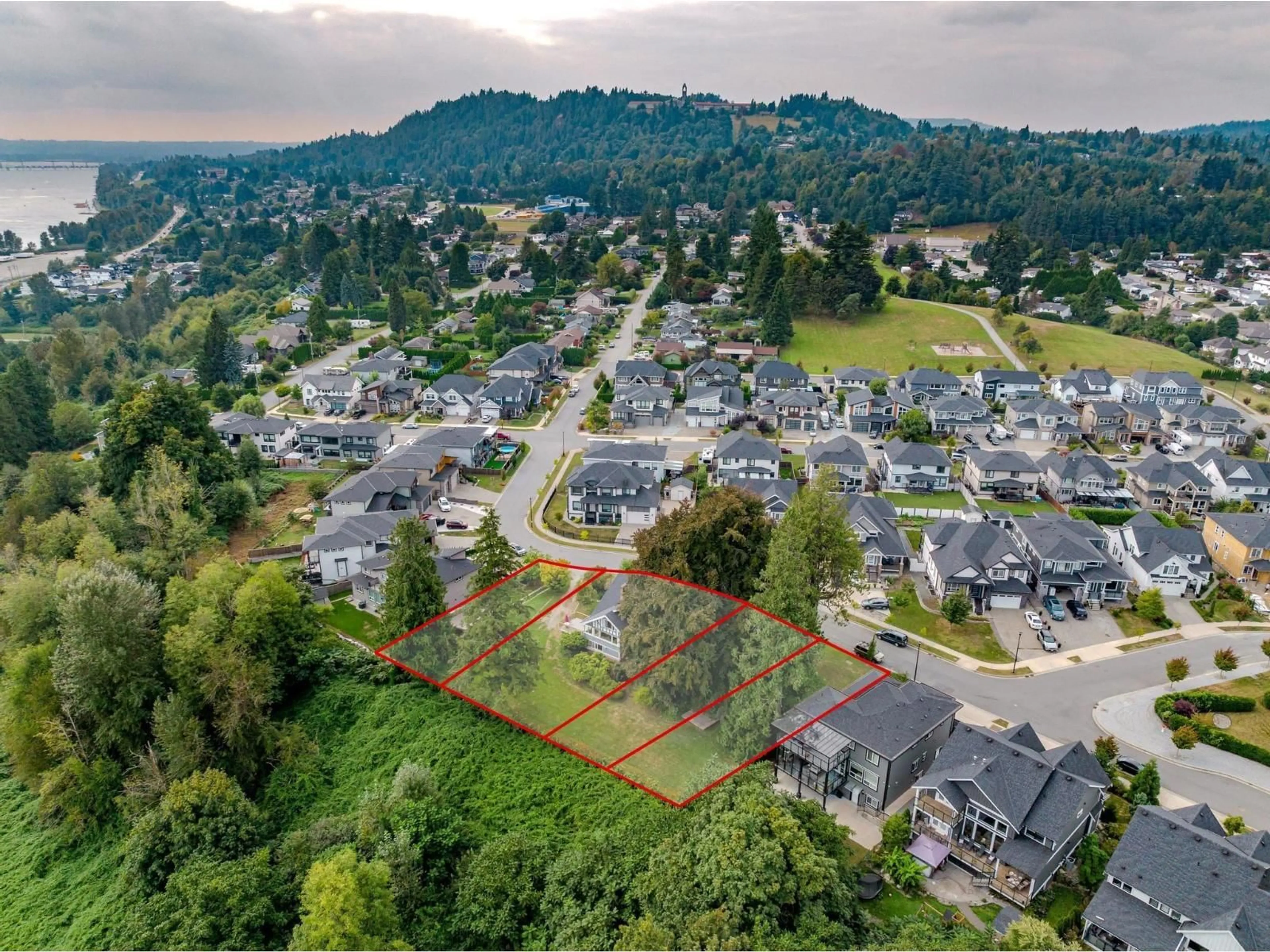 A pic from outside/outdoor area/front of a property/back of a property/a pic from drone, mountain view for 35280 EWERT AVENUE, Mission British Columbia V2V0G3