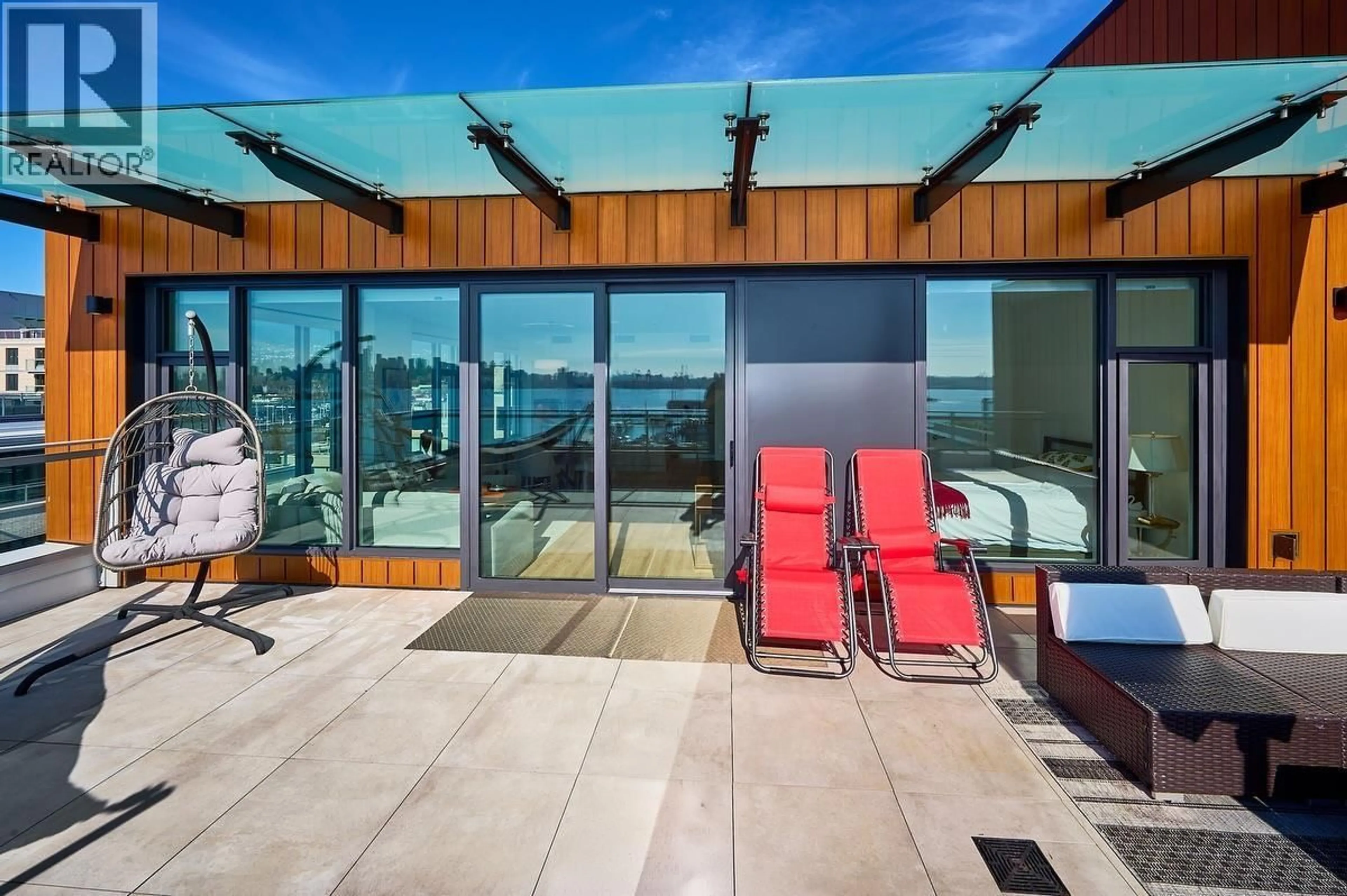 Patio, water/lake/river/ocean view for 807 - 755 HARBOURSIDE DRIVE, North Vancouver British Columbia V7P0G1