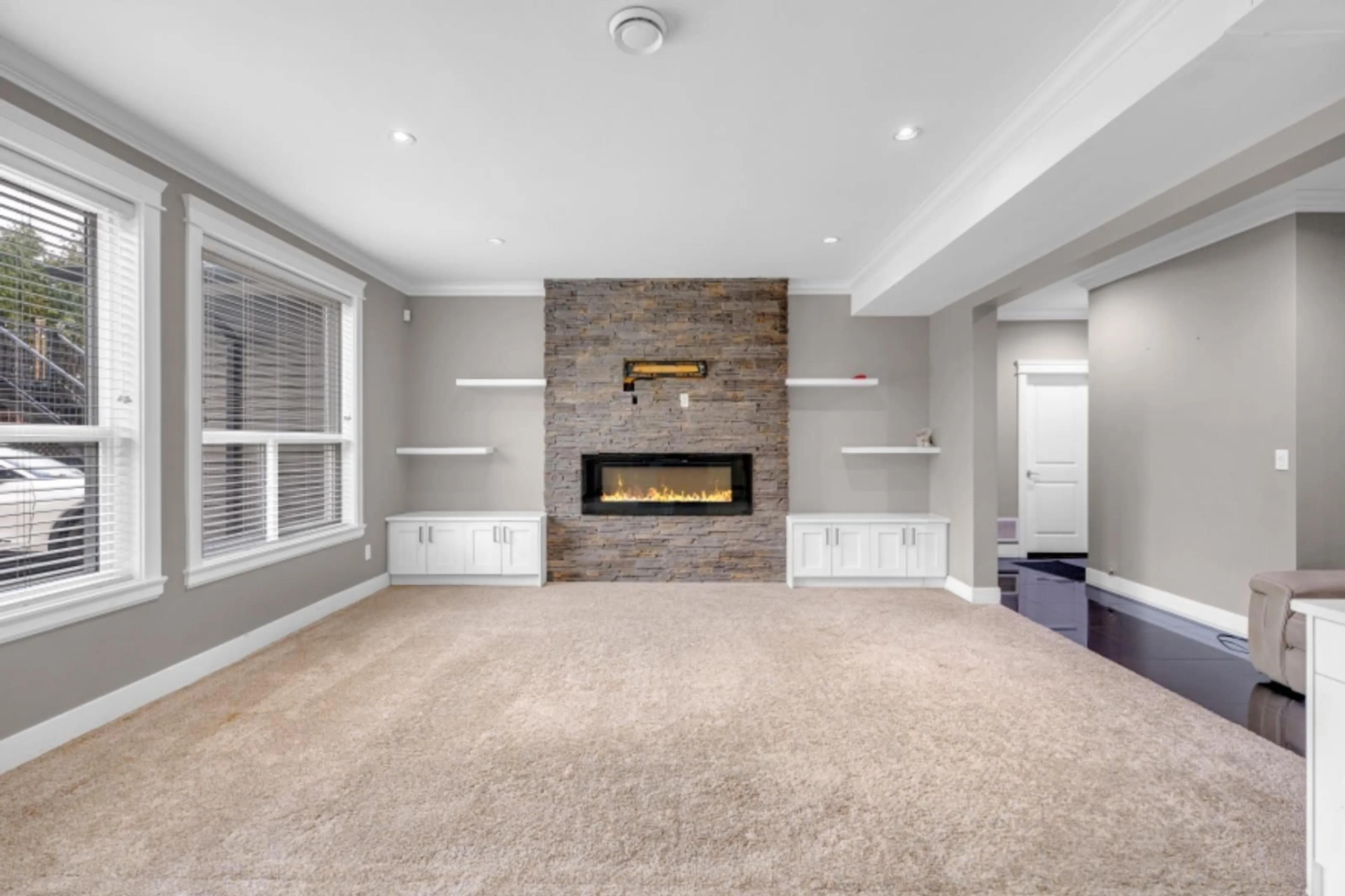 Living room with furniture, unknown for 2775 MCCALLUM ROAD, Abbotsford British Columbia V2S3R2