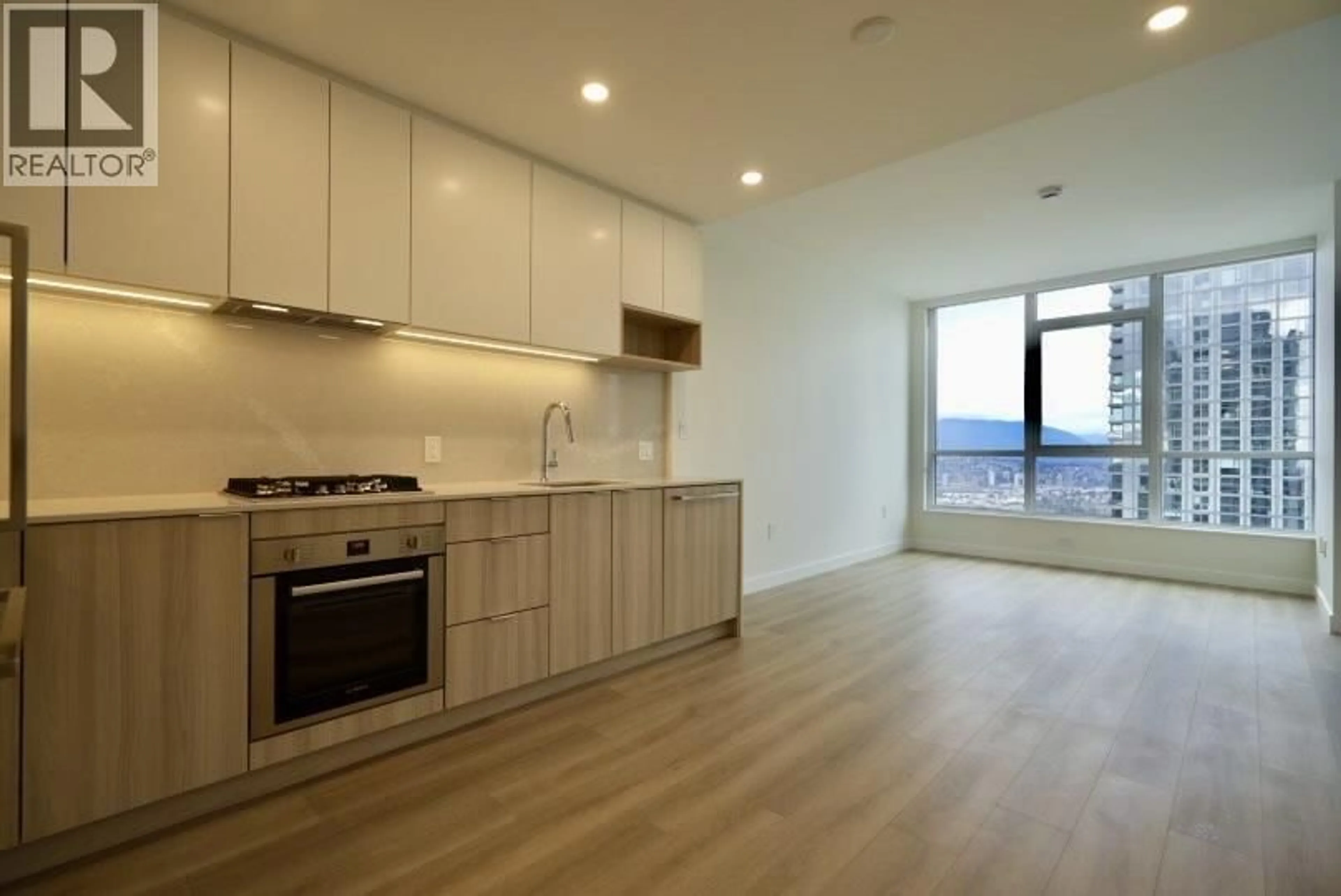 Unknown for 3303 - 6087 WILSON AVENUE, Burnaby British Columbia V5H2R5