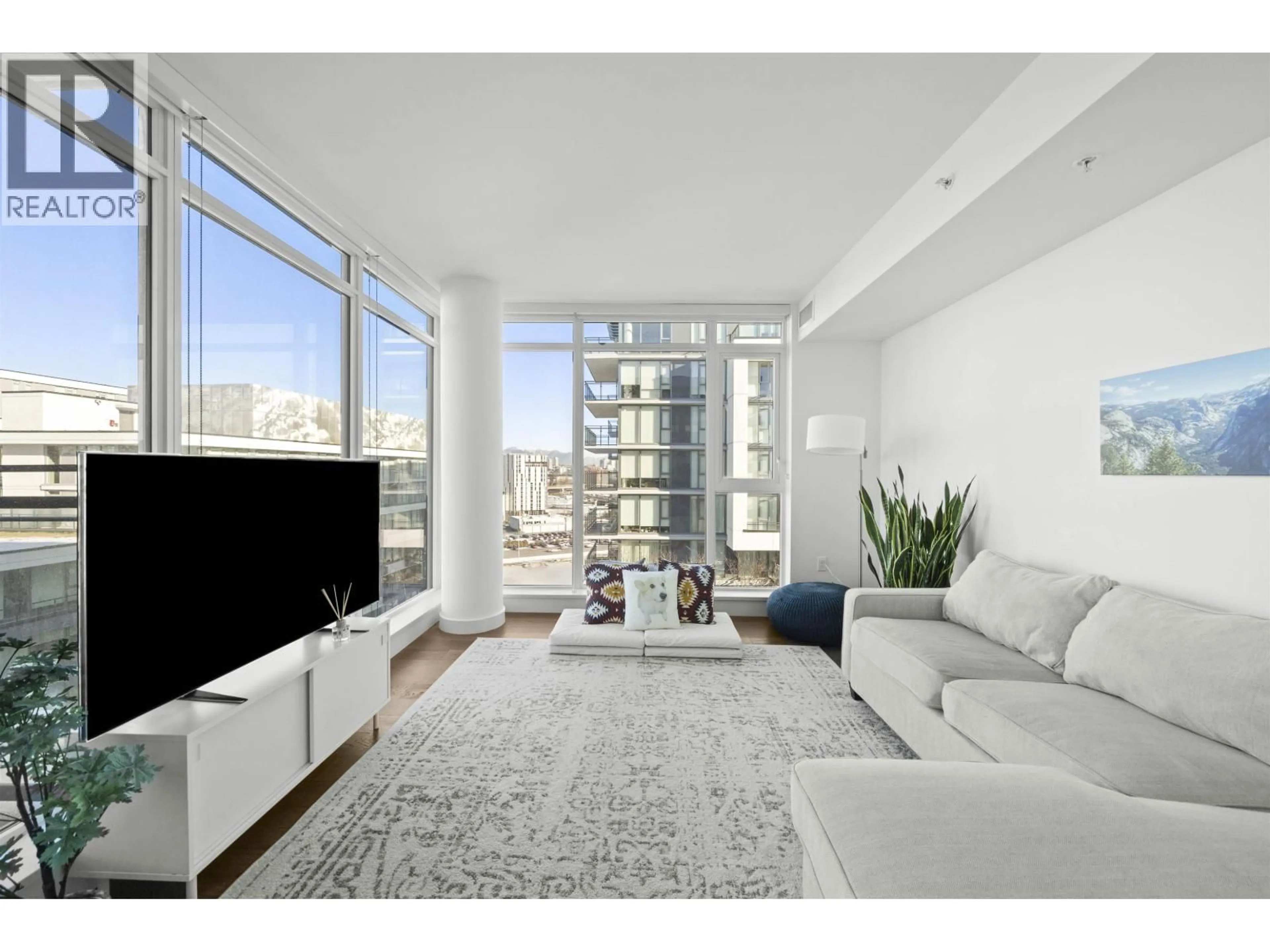 Living room with furniture, unknown for 1307 - 8199 CAPSTAN WAY, Richmond British Columbia V6X0V1