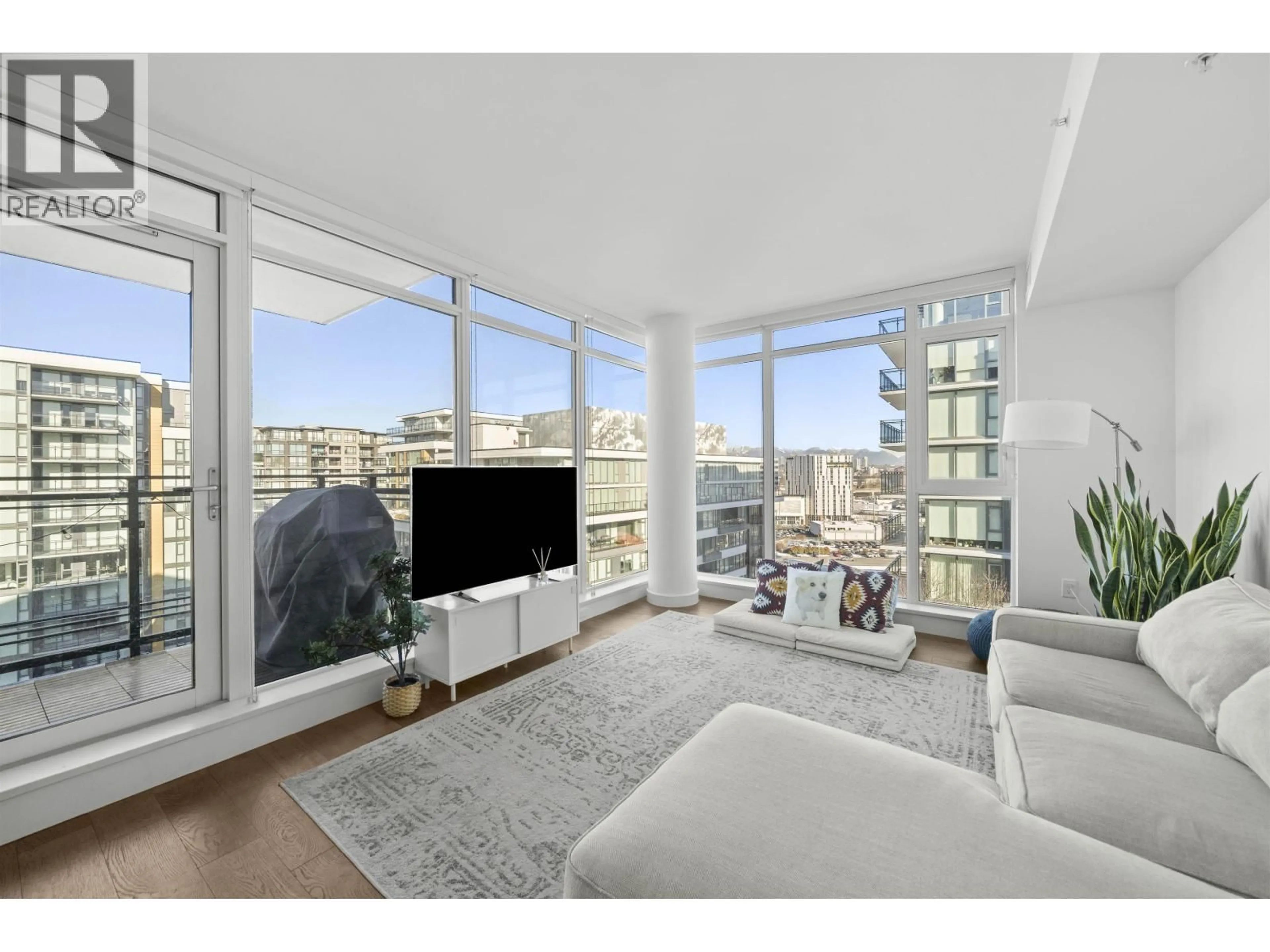 Living room with furniture, unknown for 1307 - 8199 CAPSTAN WAY, Richmond British Columbia V6X0V1