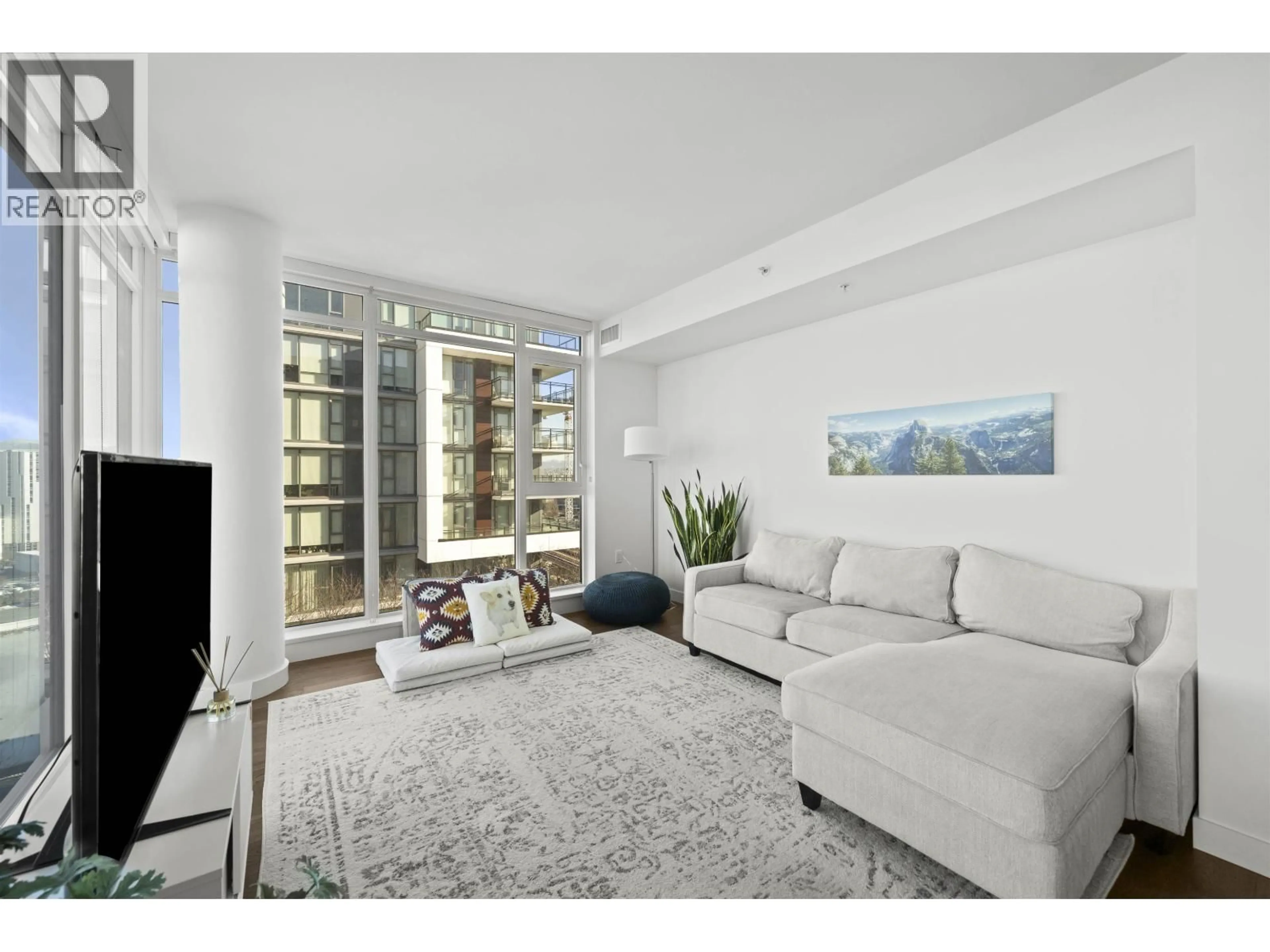 Living room with furniture, unknown for 1307 - 8199 CAPSTAN WAY, Richmond British Columbia V6X0V1