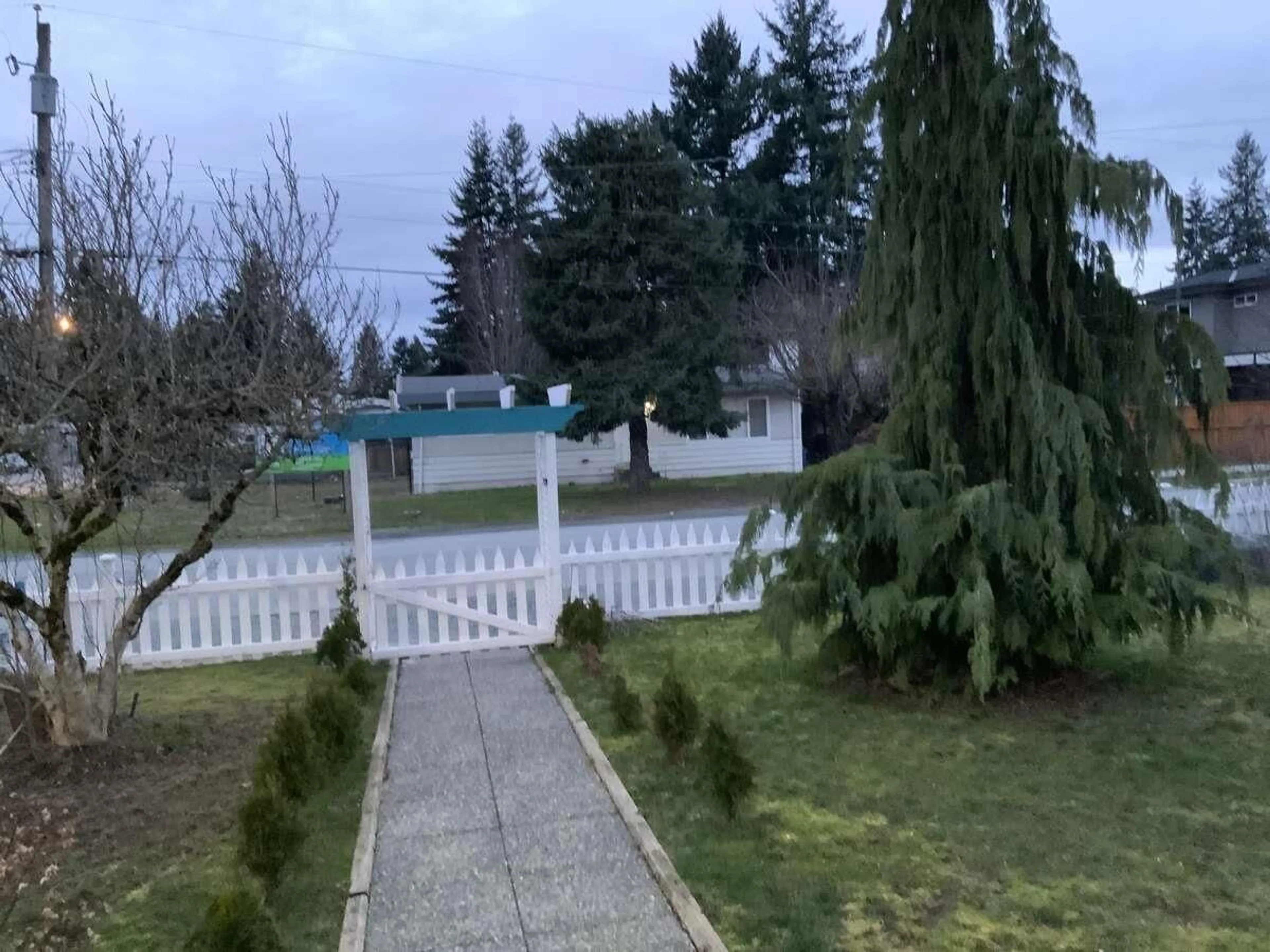 Patio, unknown for 33232 HAWTHORNE AVENUE, Abbotsford British Columbia V2S1B3