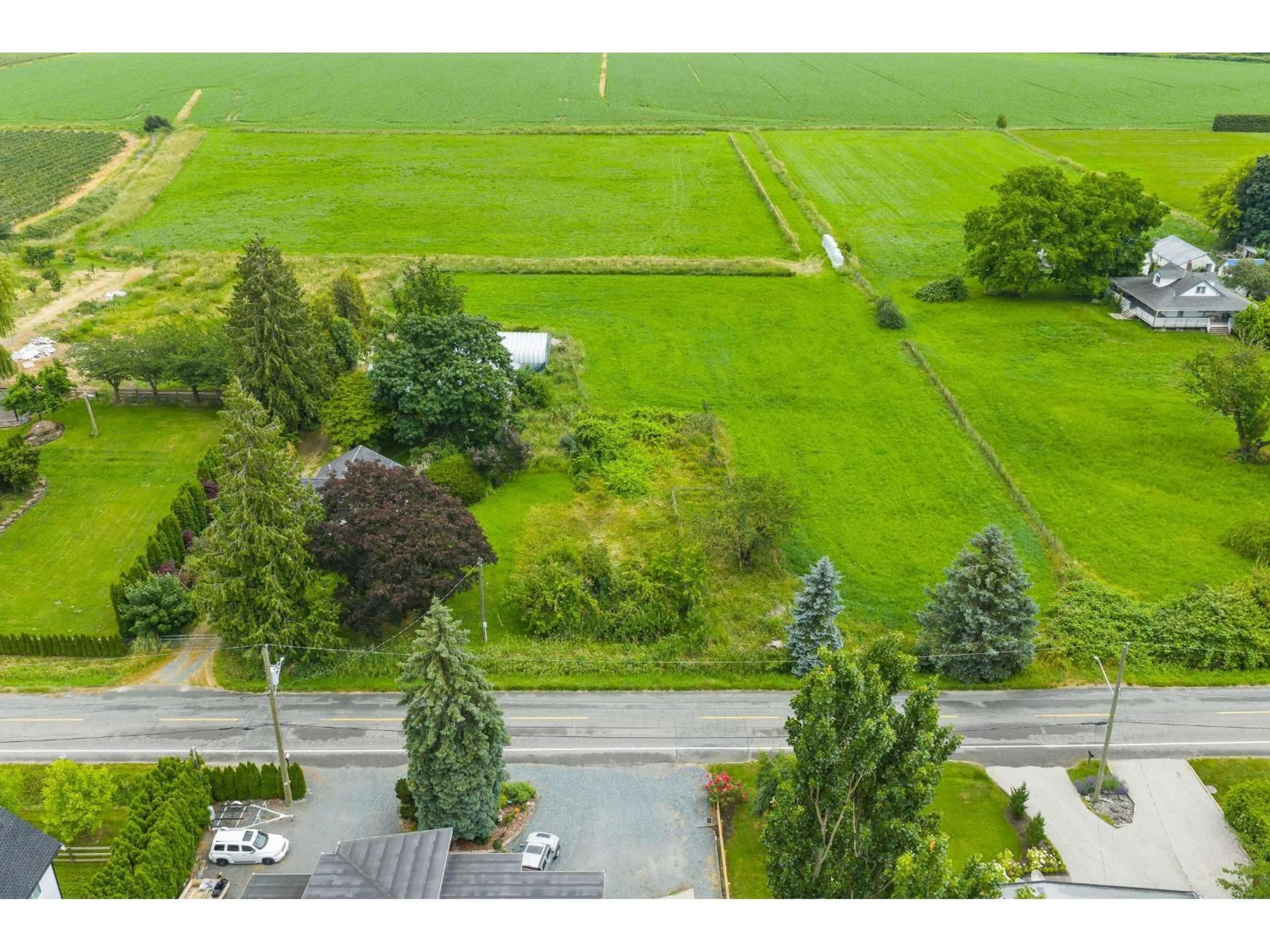 A pic from outside/outdoor area/front of a property/back of a property/a pic from drone, unknown for 394 ARNOLD ROAD, Abbotsford British Columbia V3G1S4