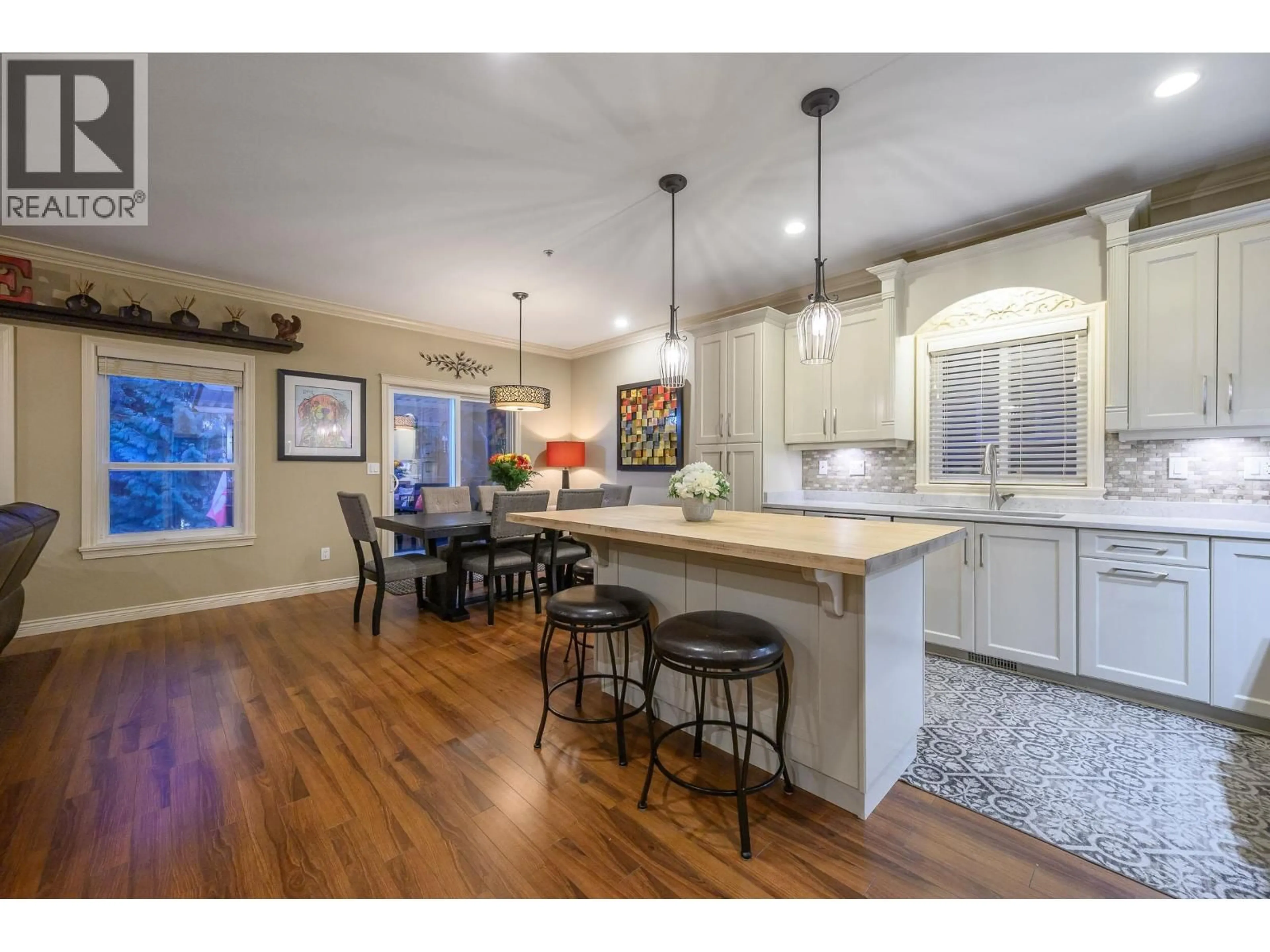 Open concept kitchen, unknown for 21514 DONOVAN AVENUE, Maple Ridge British Columbia V2X3A1