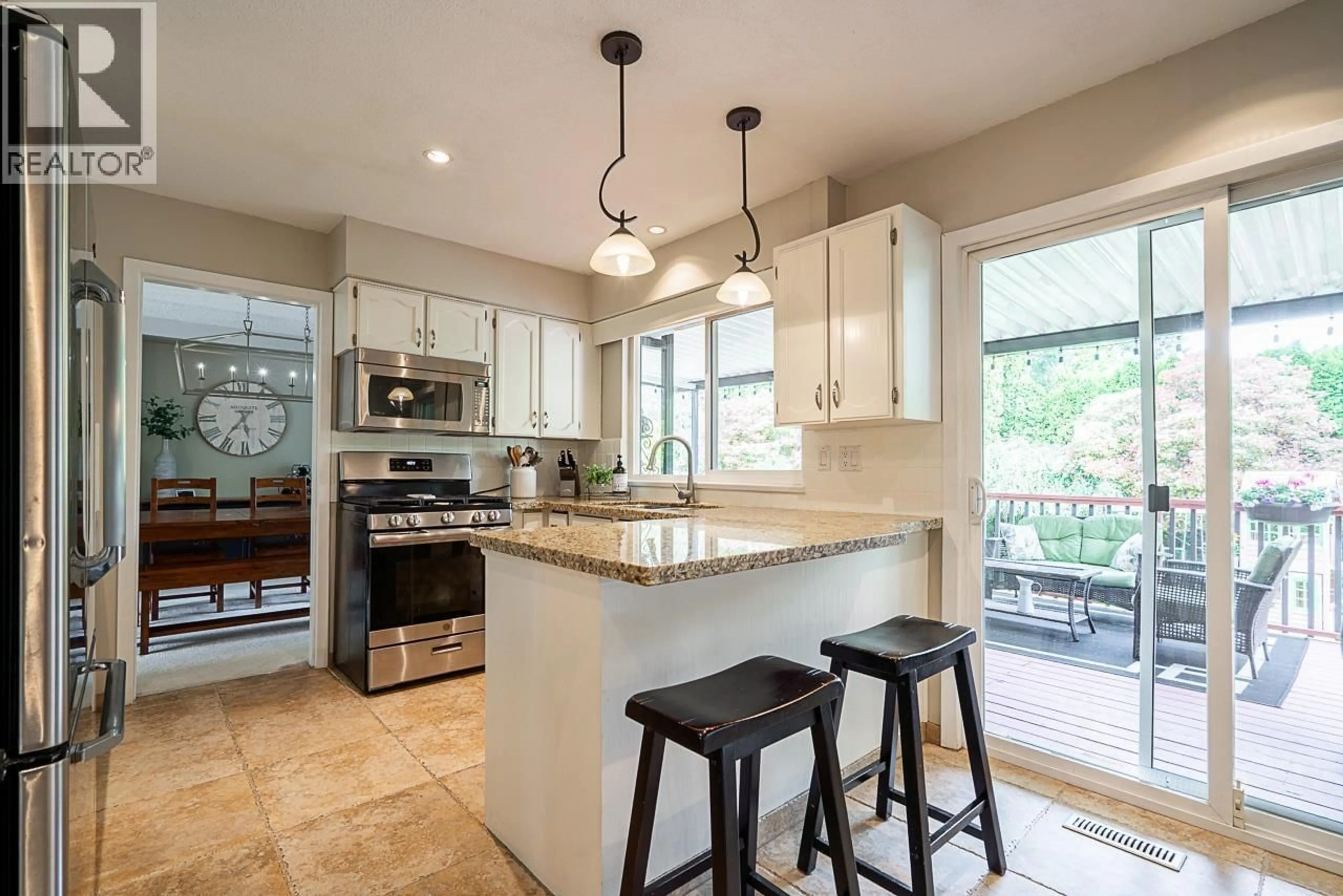 Open concept kitchen, ceramic/tile floor for 20685 125 AVENUE, Maple Ridge British Columbia V2X8N9