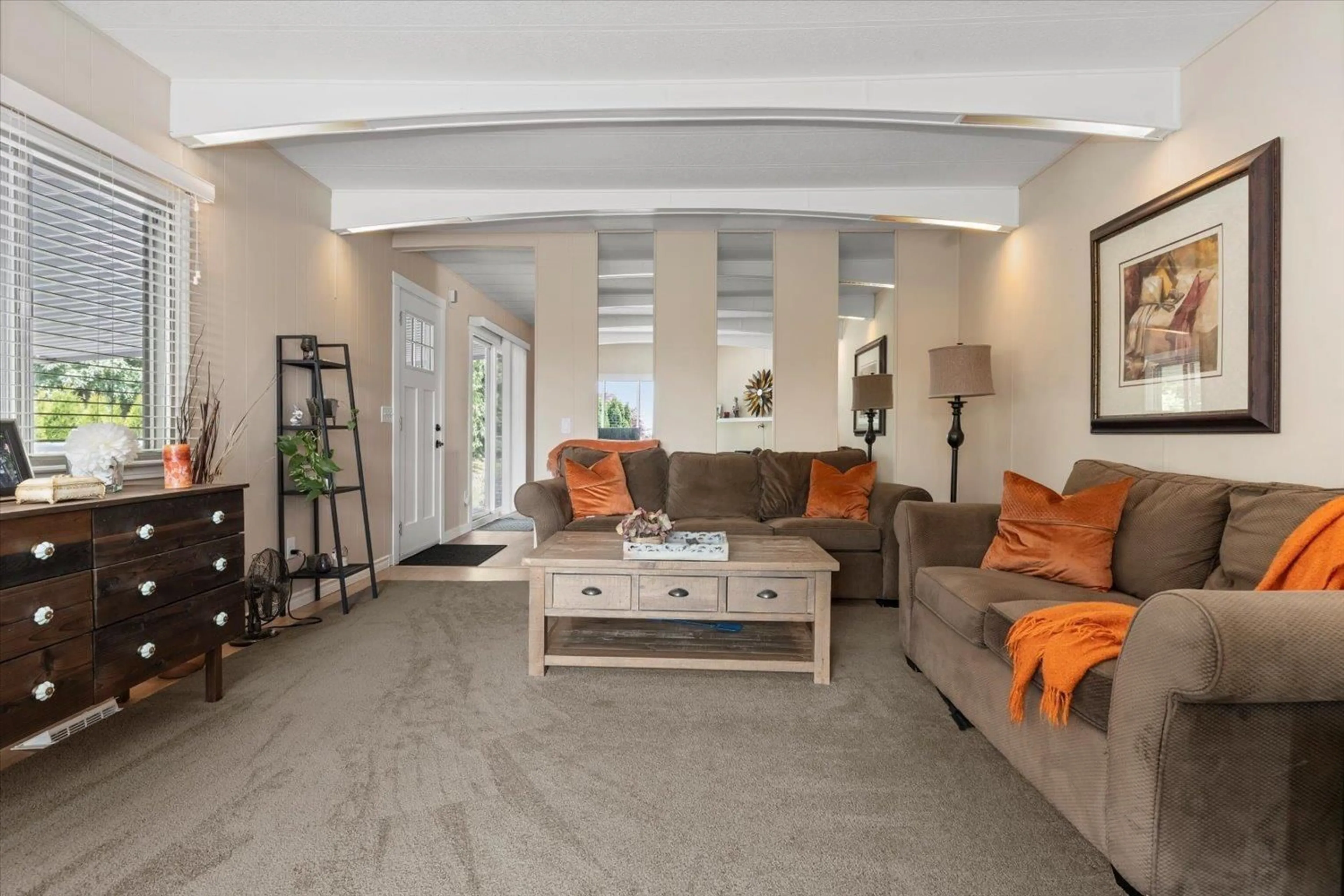 Living room with furniture, unknown for 30 - 2035 MARTENS STREET, Abbotsford British Columbia V2T6M3