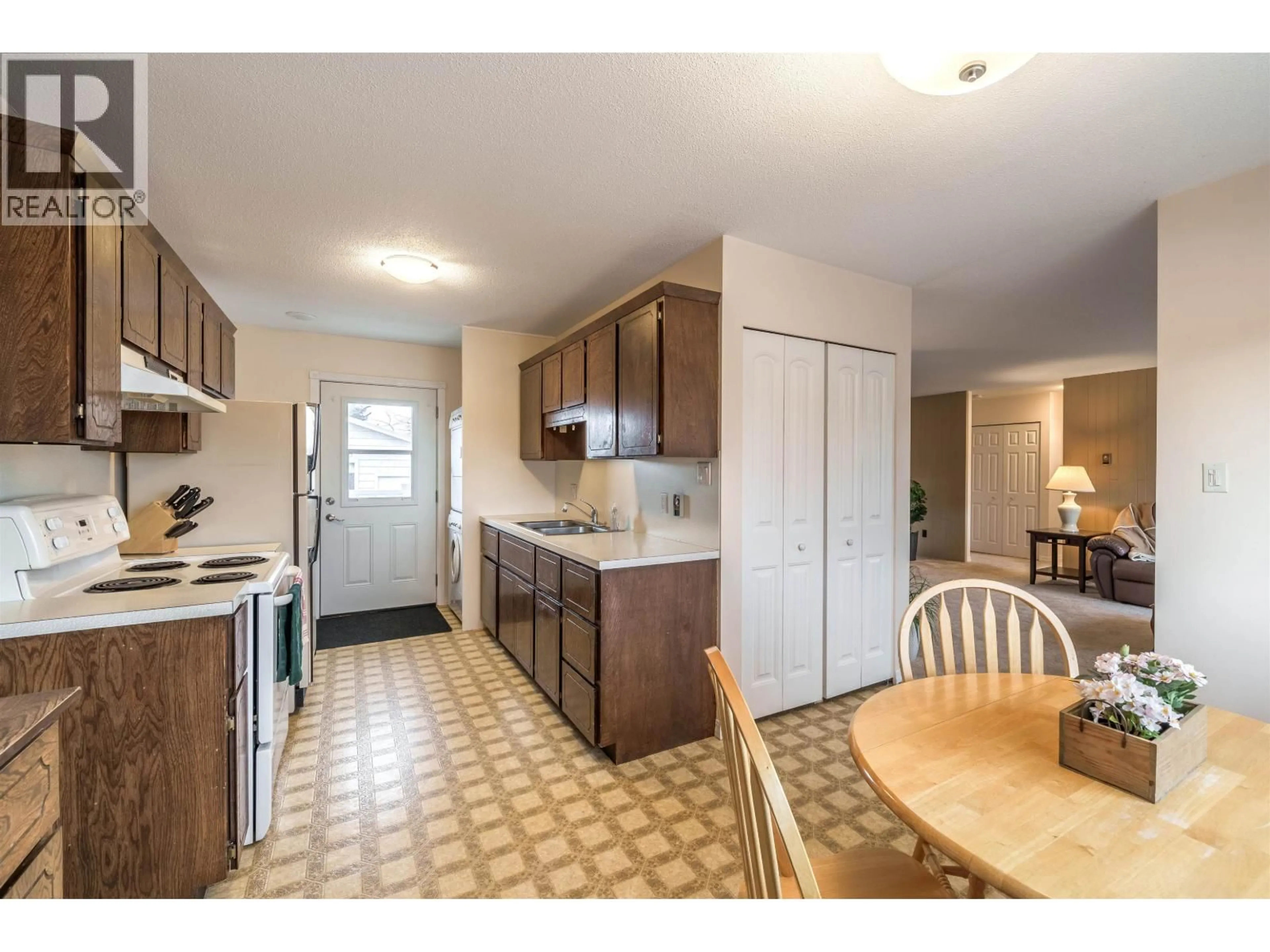 Standard kitchen, unknown for 240 DOGWOOD AVENUE, 100 Mile House British Columbia V0K2E0