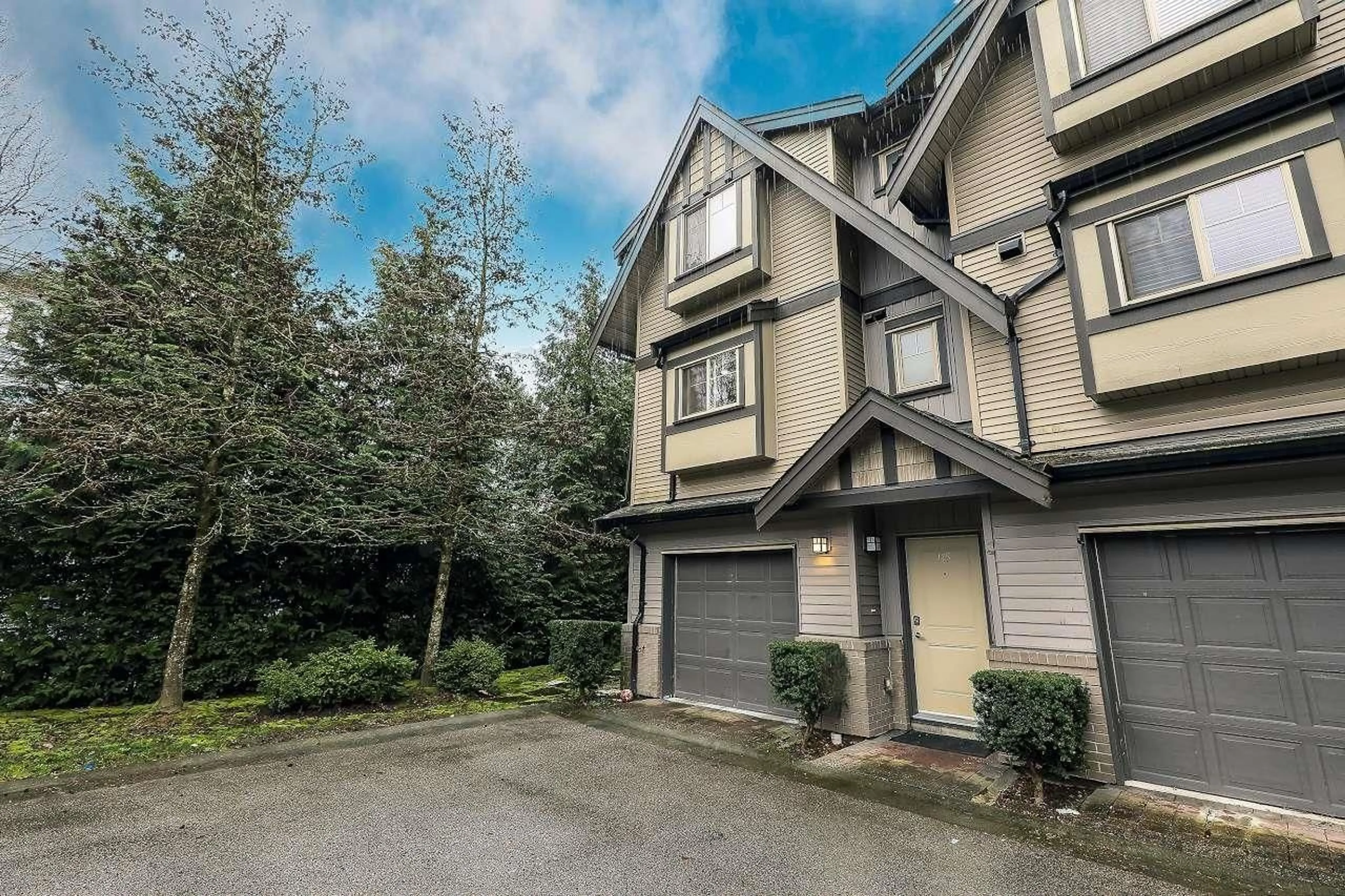 Unknown for 115 - 13368 72 AVENUE, Surrey British Columbia V3W2N6
