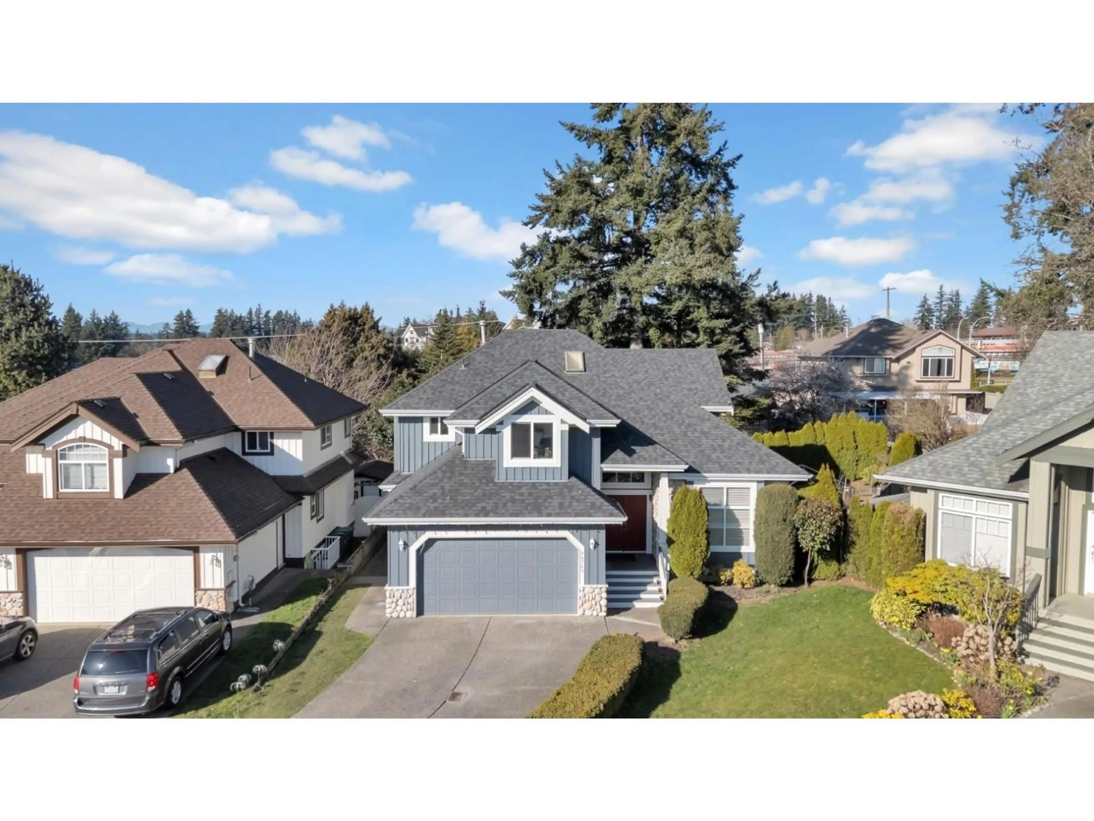 A pic from outside/outdoor area/front of a property/back of a property/a pic from drone, street for 14763 31A AVENUE, Surrey British Columbia V4P3E8