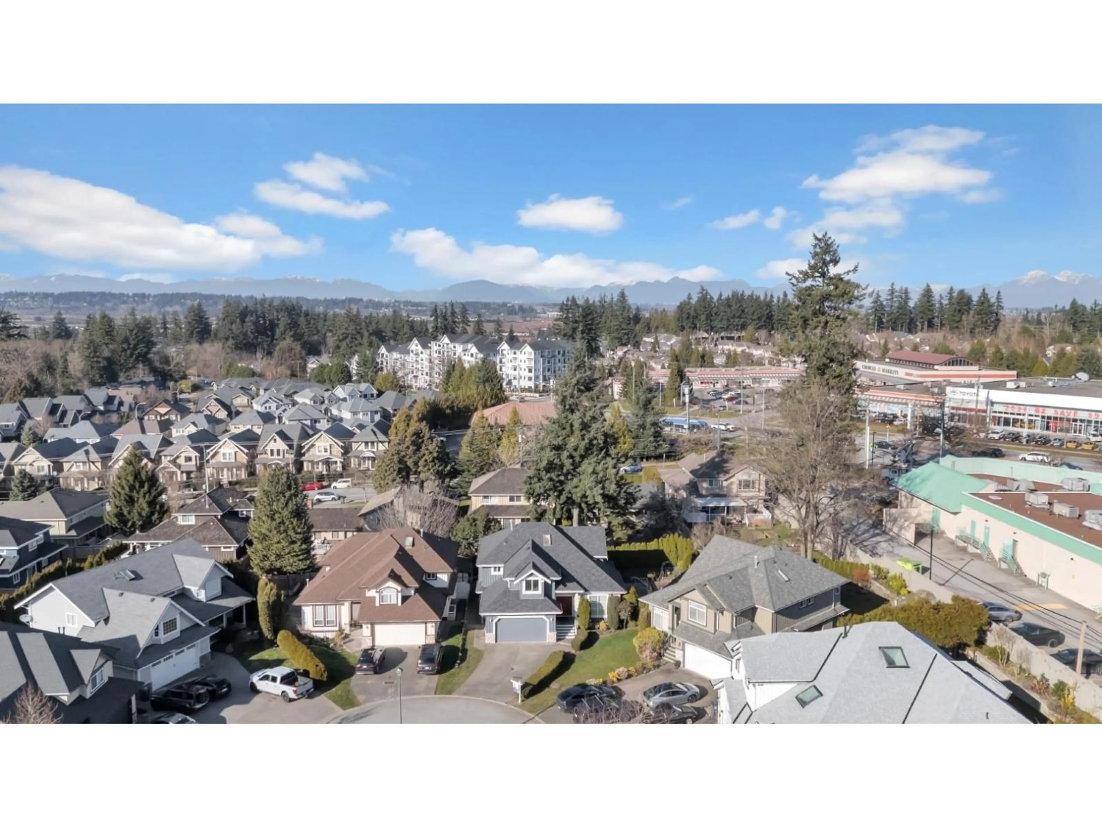 A pic from outside/outdoor area/front of a property/back of a property/a pic from drone, mountain view for 14763 31A AVENUE, Surrey British Columbia V4P3E8