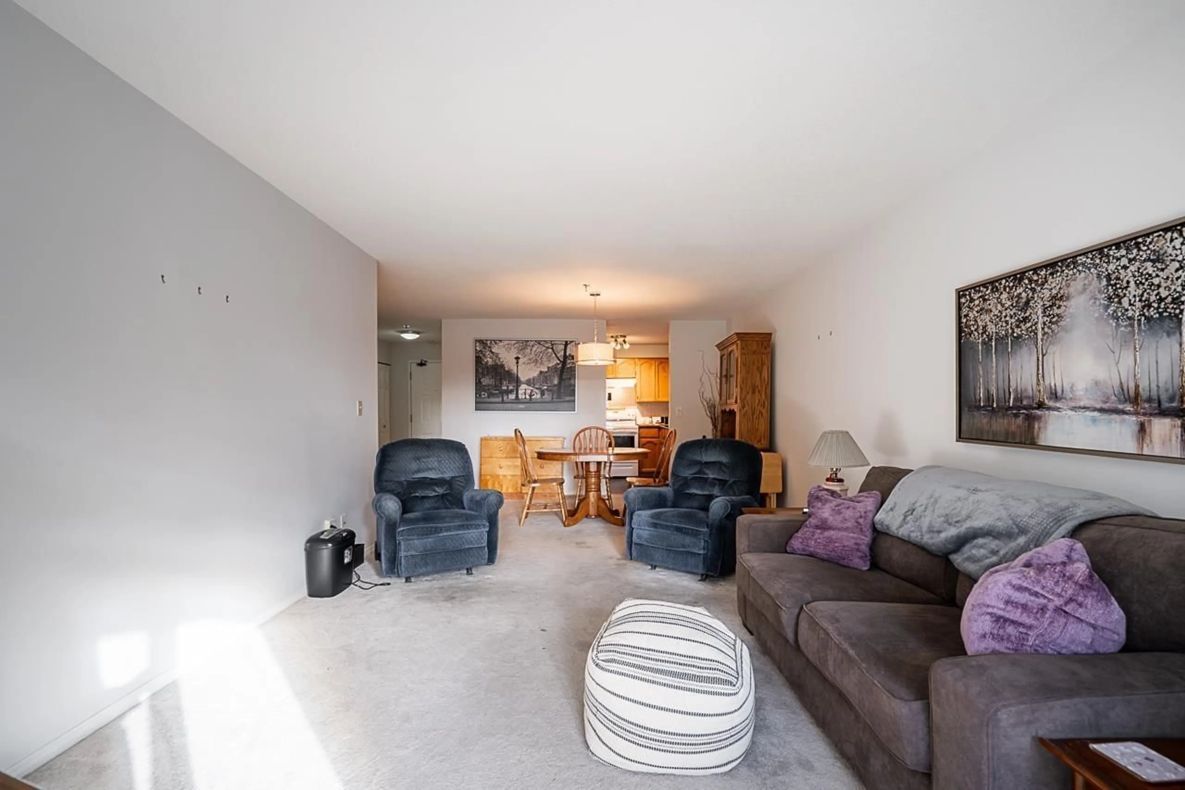 Living room with furniture, unknown for 219 - 33535 KING ROAD, Abbotsford British Columbia V2S6Z5