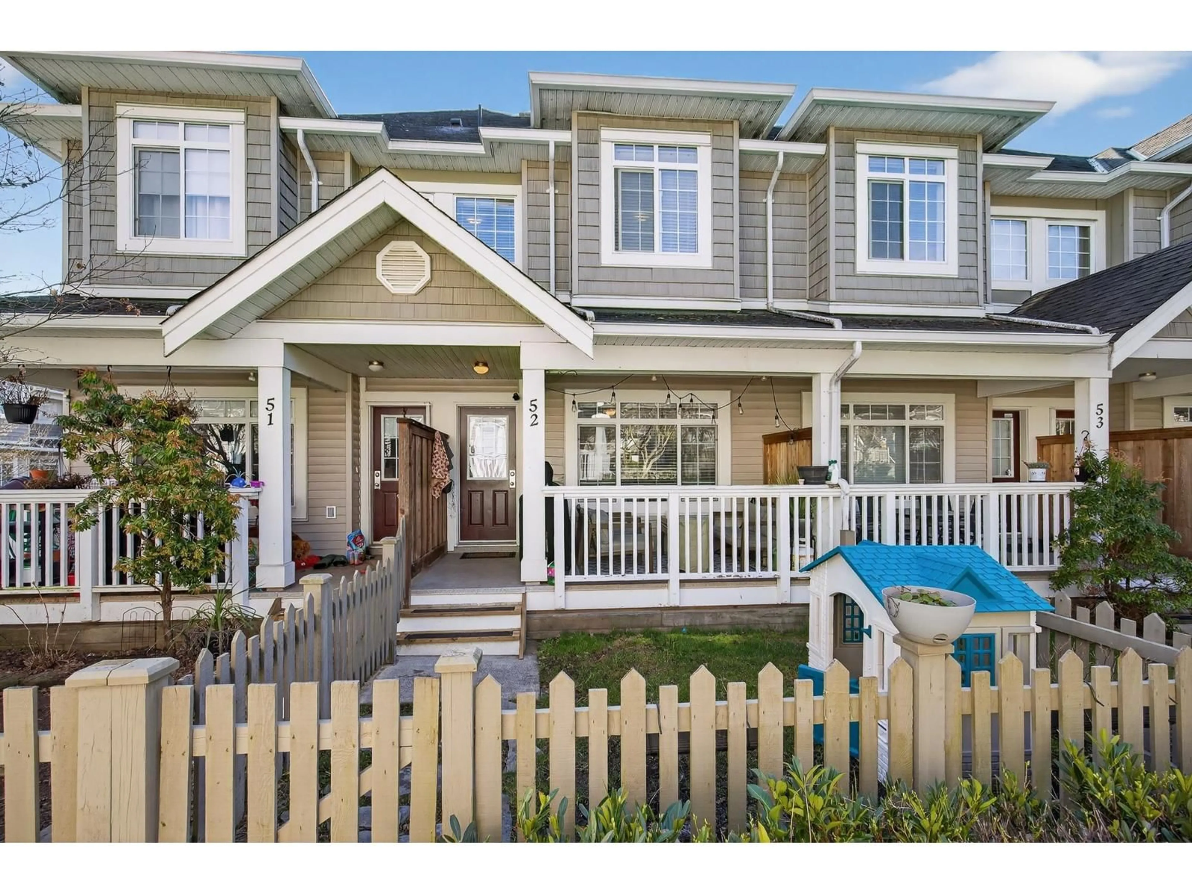 Home with vinyl exterior material, street for 52 - 6852 193 STREET, Surrey British Columbia V4N0C8