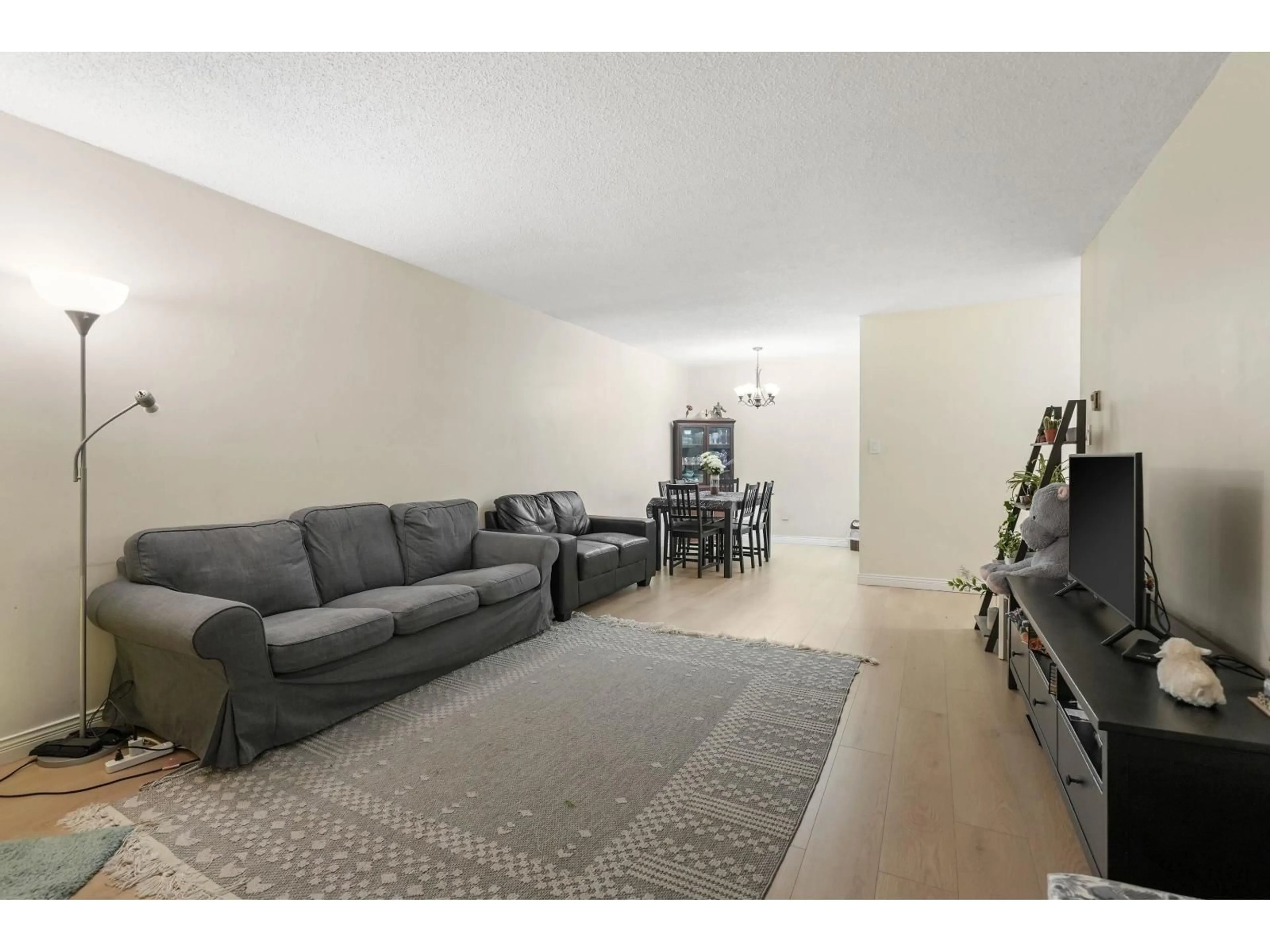 Living room with furniture, unknown for 404 - 9644 134 STREET, Surrey British Columbia V3T5M3