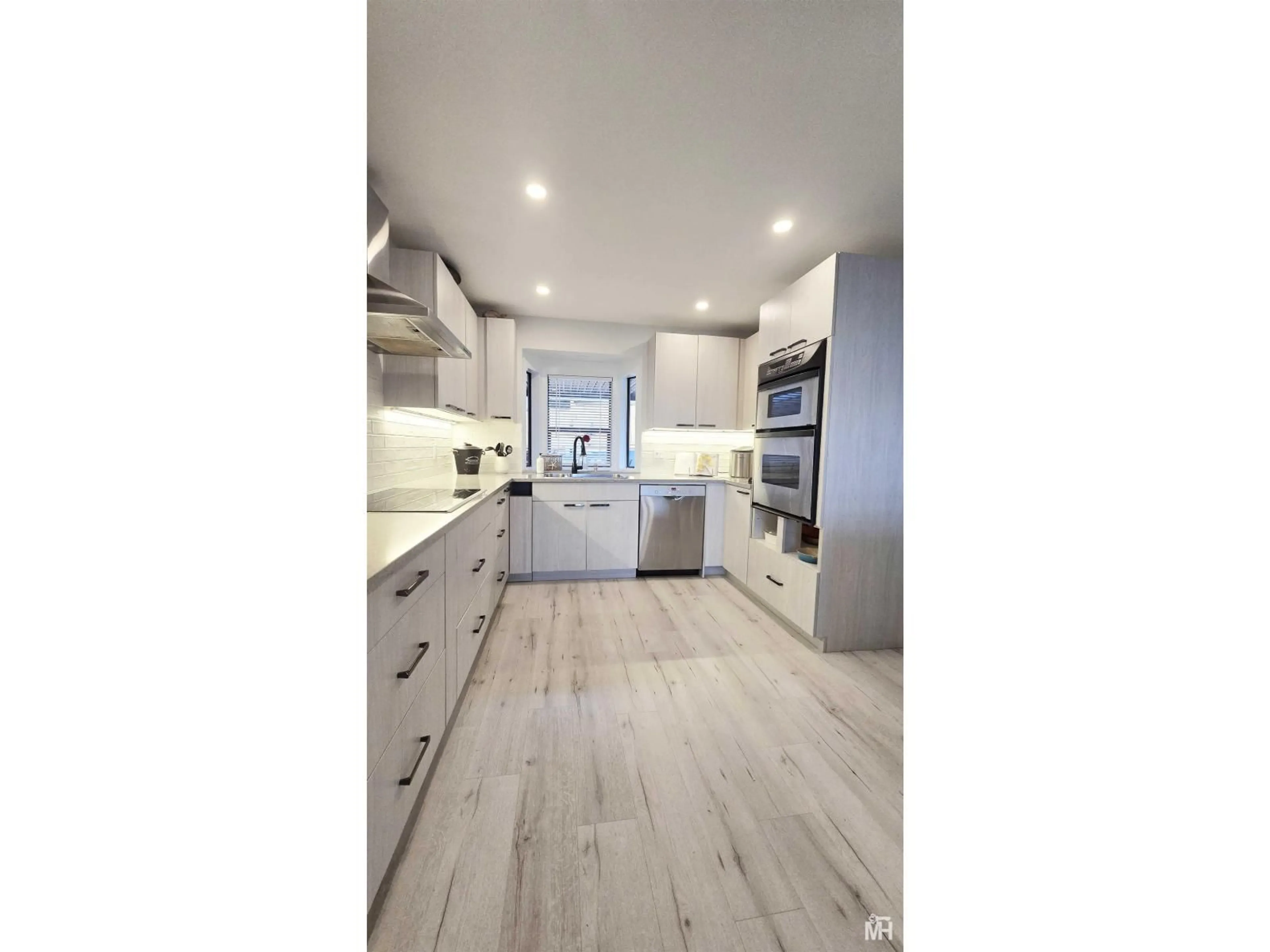 Open concept kitchen, unknown for 2 - 14985 VICTORIA AVENUE, White Rock British Columbia V4B1G2